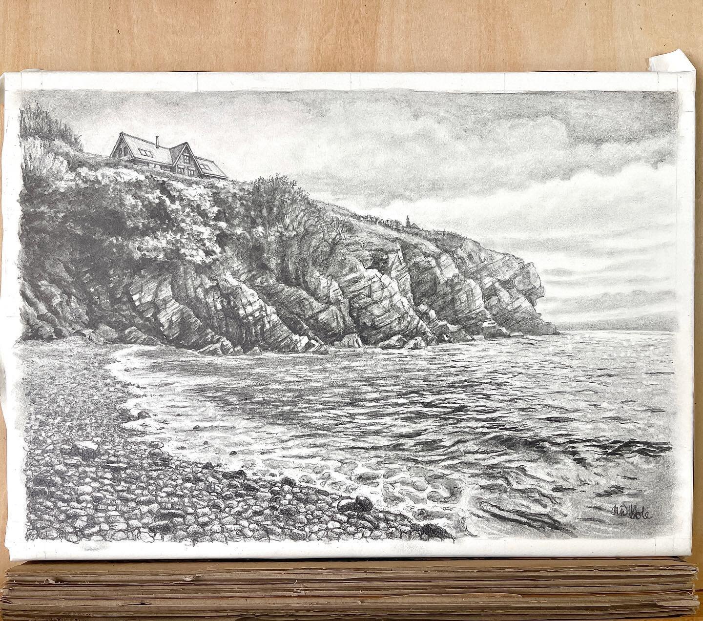 This pencil drawing of Cadgwith was gifted to someone recently for a special birthday ☺️ Drawing water in monochrome is always a challenge, so I concentrated on the way the light fell on it and the shadows cast by the ripples &amp; waves&hellip;🌊 

