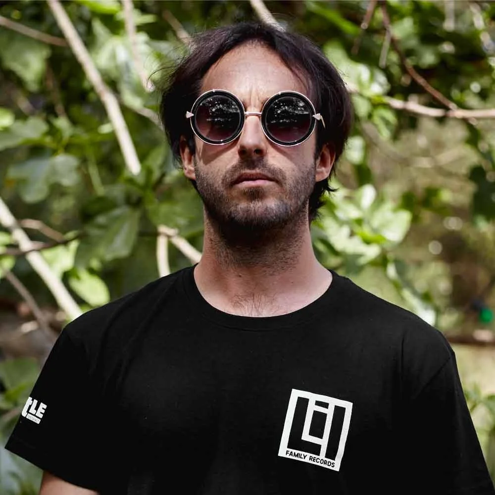 Red Hour Radioshow #13 invite E Darta