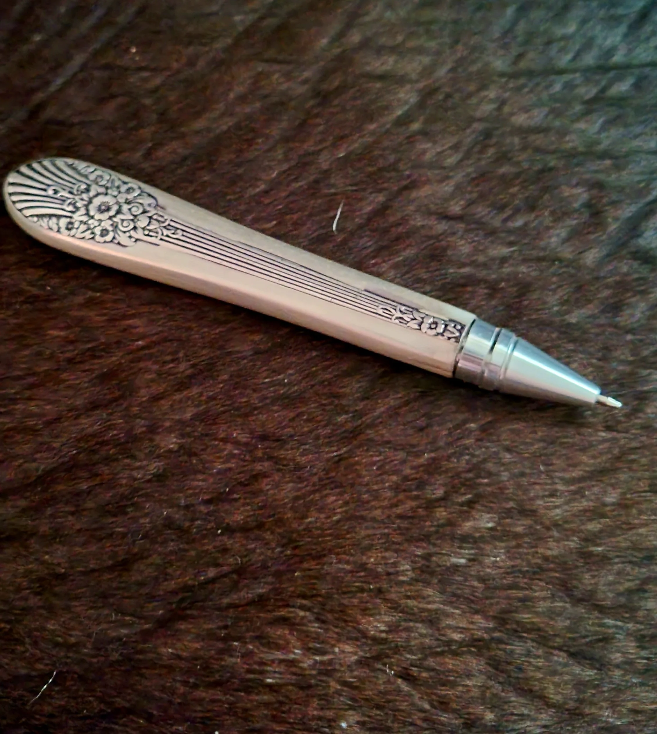 Silverware ink pen with refillable insert