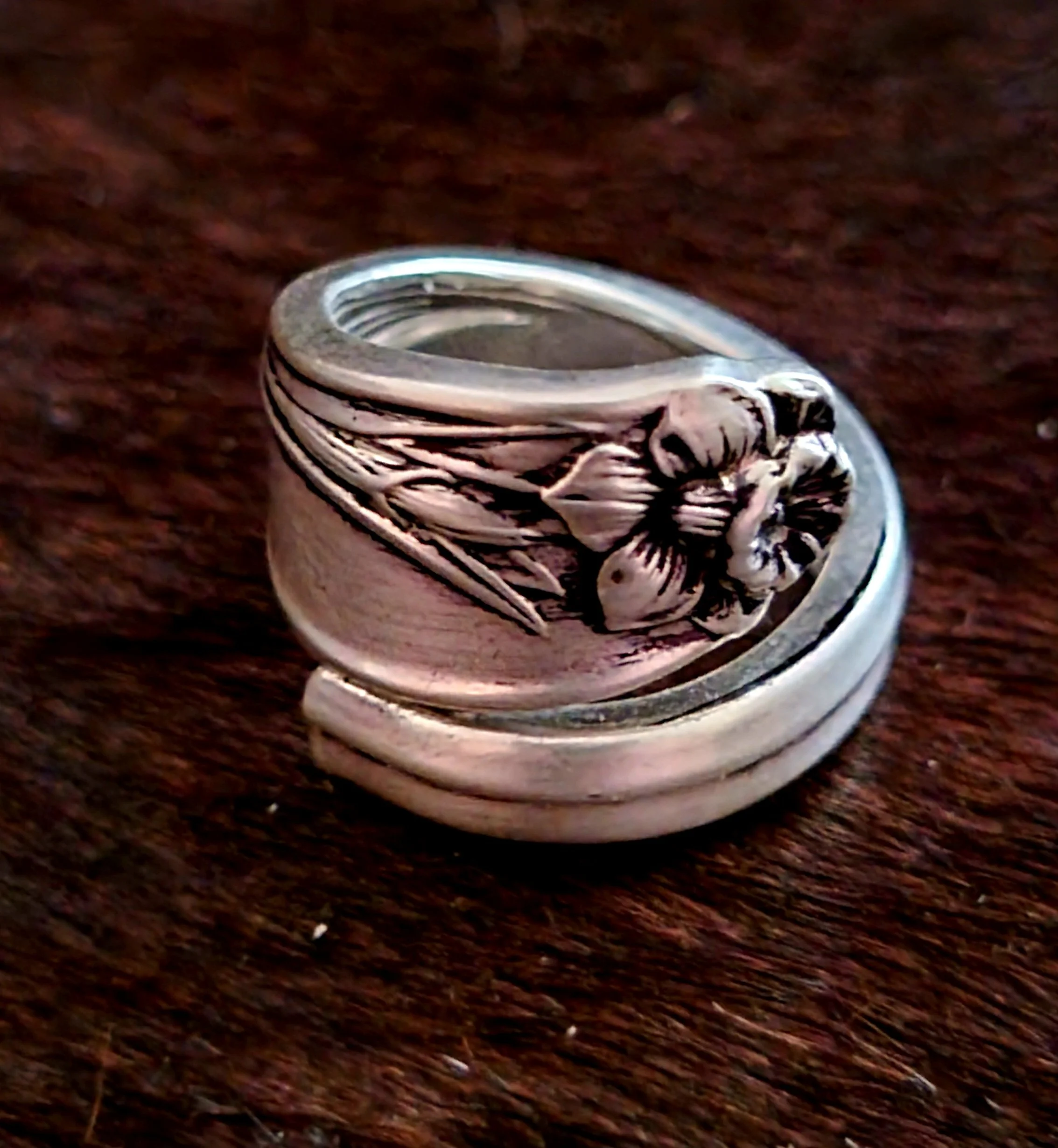Daffodil pattern silverware spoon ring