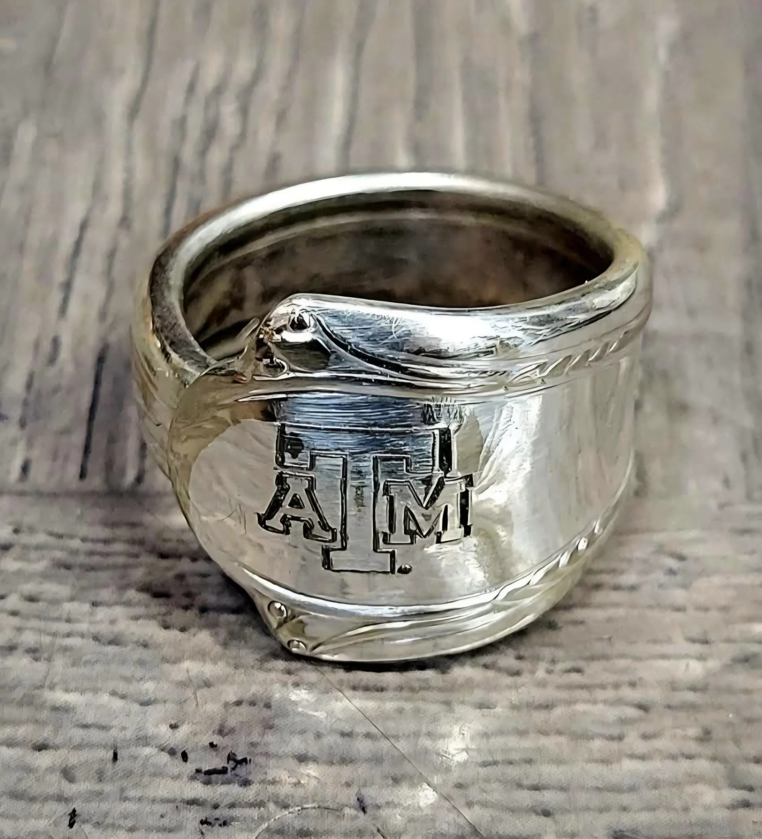 A&M silverware ring