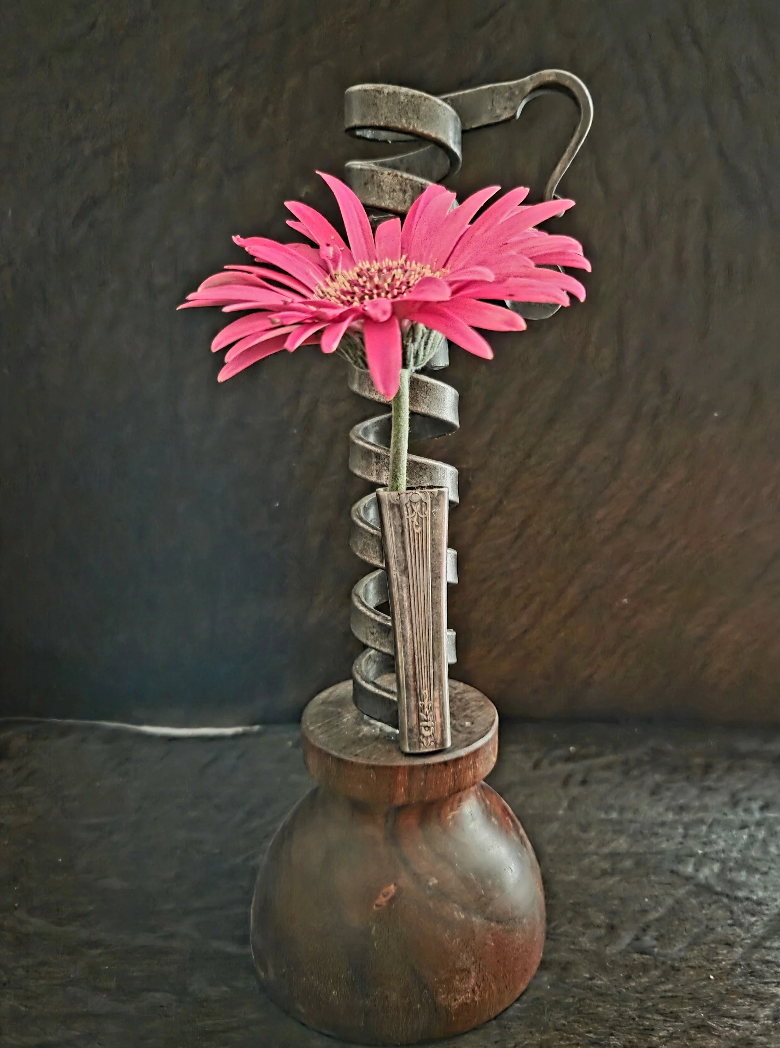Miniature silverware vase refrigerator magnet