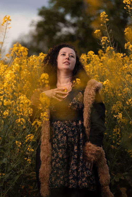 Séance portrait féminin en extérieur à Angers
