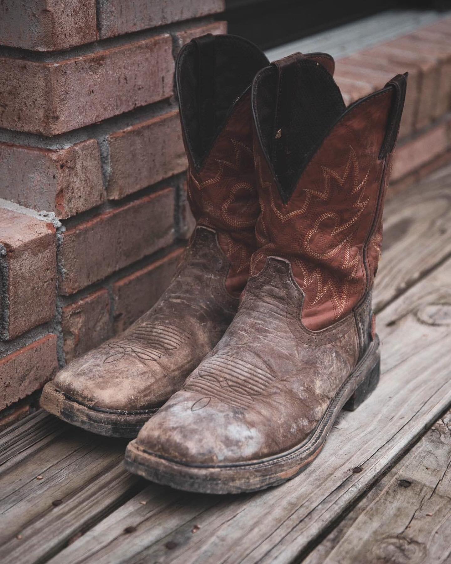 Drop in for Line Dancing TONIGHT 🤠

Come learn to line dance with us&mdash;basic beginner to light intermediate in difficulty!

🕖 7:00-9:00pm
📍 Queens Bar

$15 (includes a 14oz draft beer)

Attire: Jeans, indoor shoes or your finest cowboy boots&m