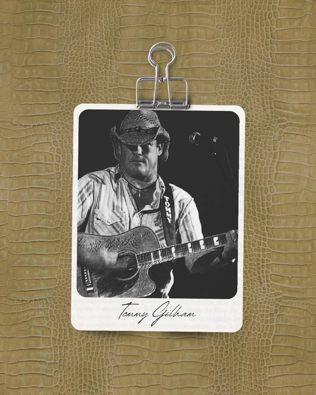 𝐓𝐎𝐍𝐈𝐆𝐇𝐓: Dust off the denim&mdash;Saturday night at The Queen&rsquo;s is going a little country 🪕

Tommy Gilham hits the stage from 8&ndash;11 with the kind of sound that just gets it 🎶

Boots? Optional.
Good time? Pretty much guaranteed.

?