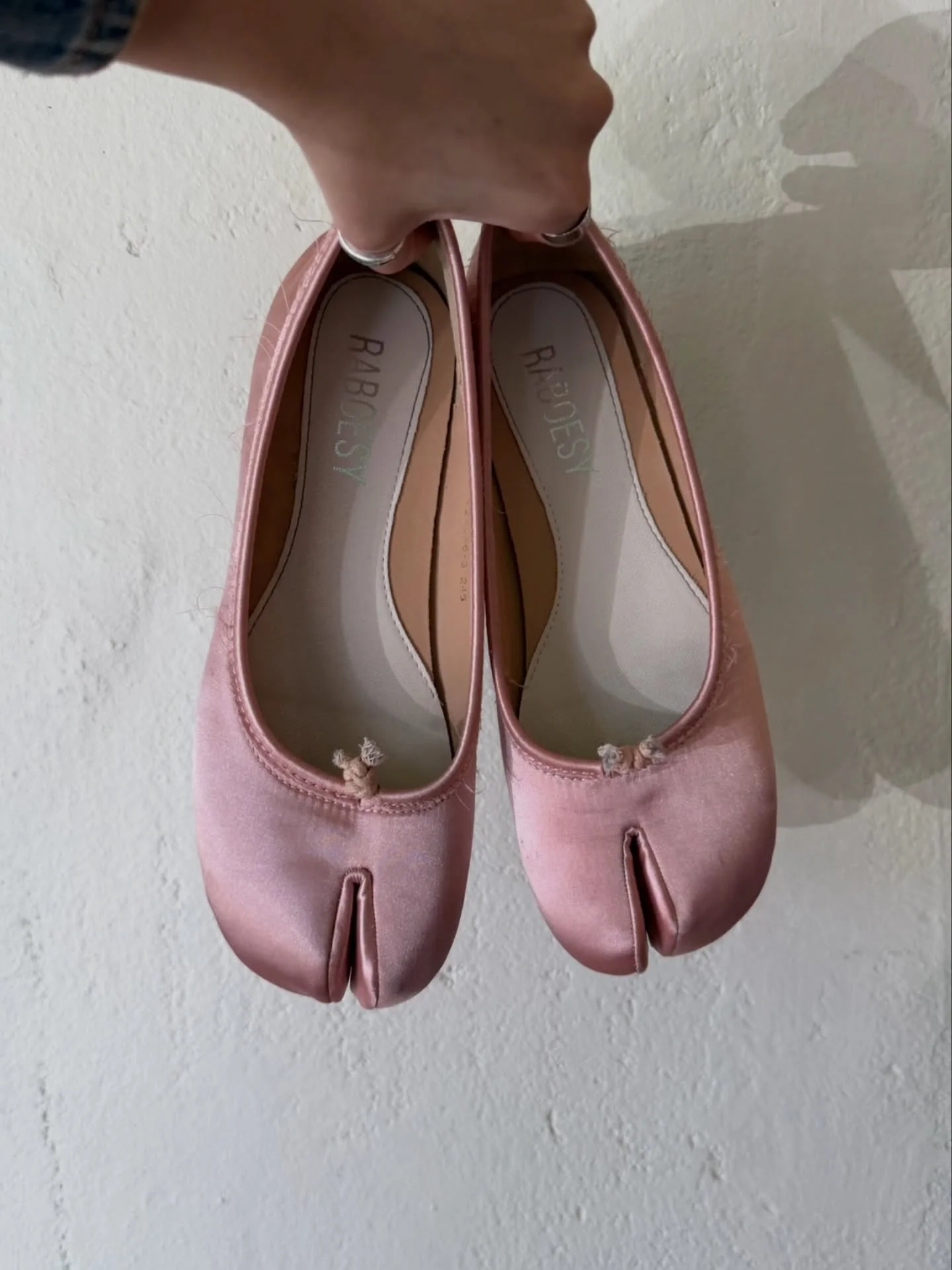 Our stores are packed!!

Shop our standout Spring pieces today🌸

#springoutfit #springshopping #tabis #vintage