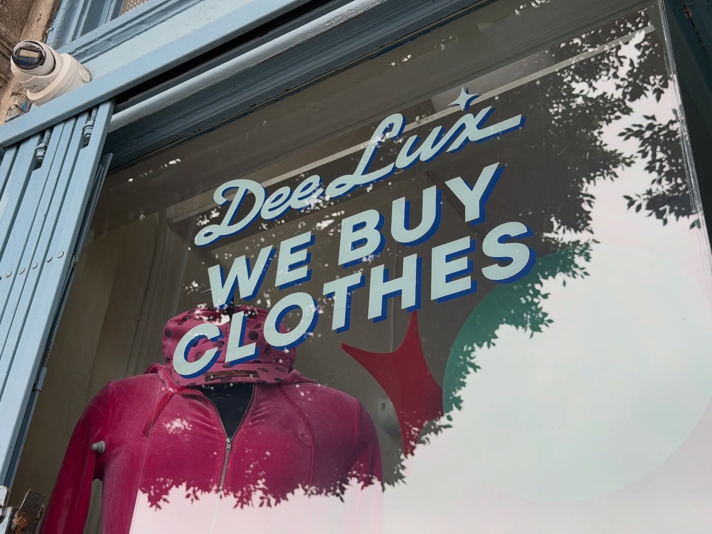 Our Highland Park location is looking summer ready☀️

Stop by Mon-Fri 12pm - 7pm, Sat &amp; Sun 11am - 7pm

#deelux #highlandpark #thriftstore #vintageclothing