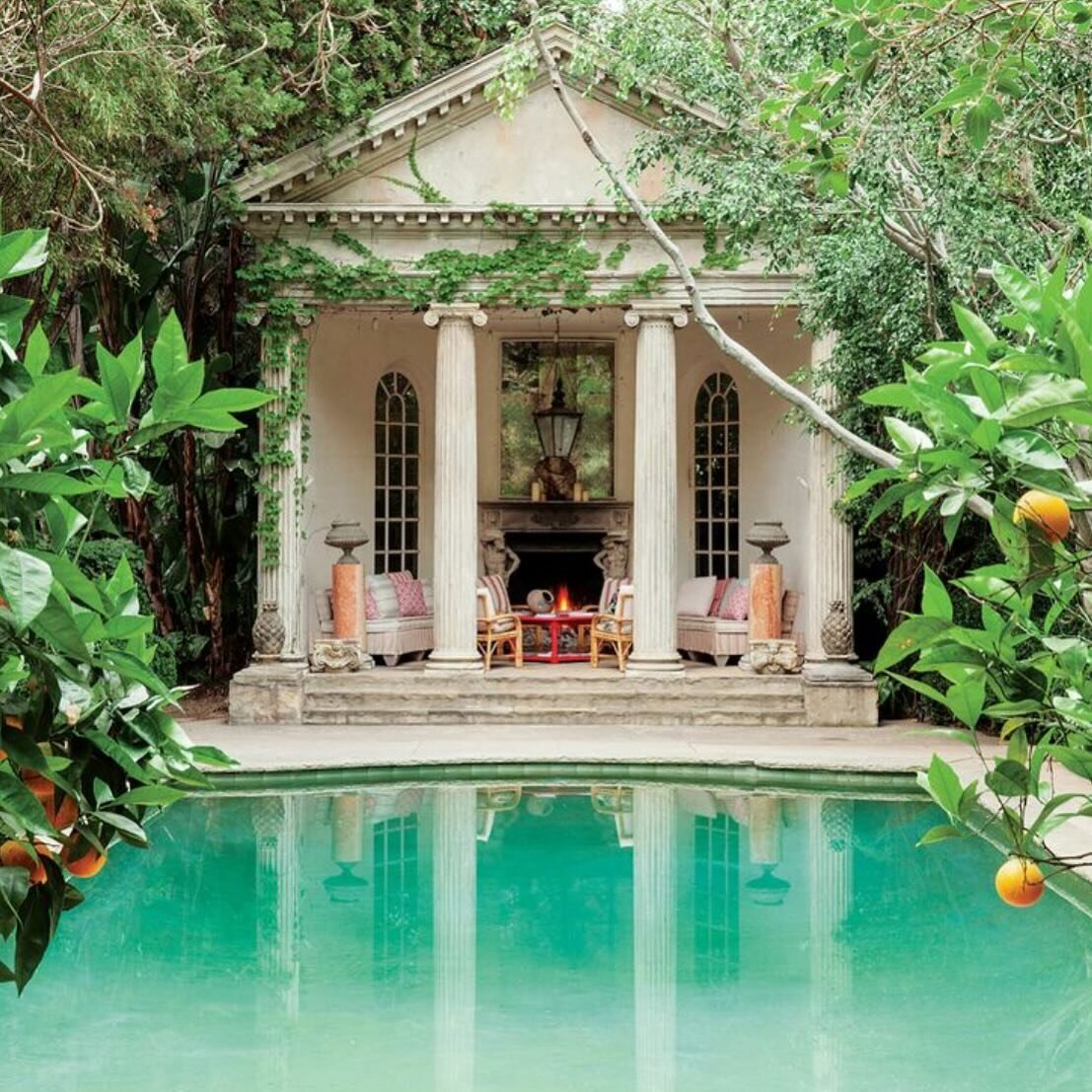 🍊🍊🍊This is what perfection looks like, Richard Shapiro&rsquo;s Palladian poolhouse built from the exact specifications in Palladio&rsquo;s 16th century book&hellip;
#palladian #palladianarchitecture #poolhouse #classicism #classicist #andreapallad
