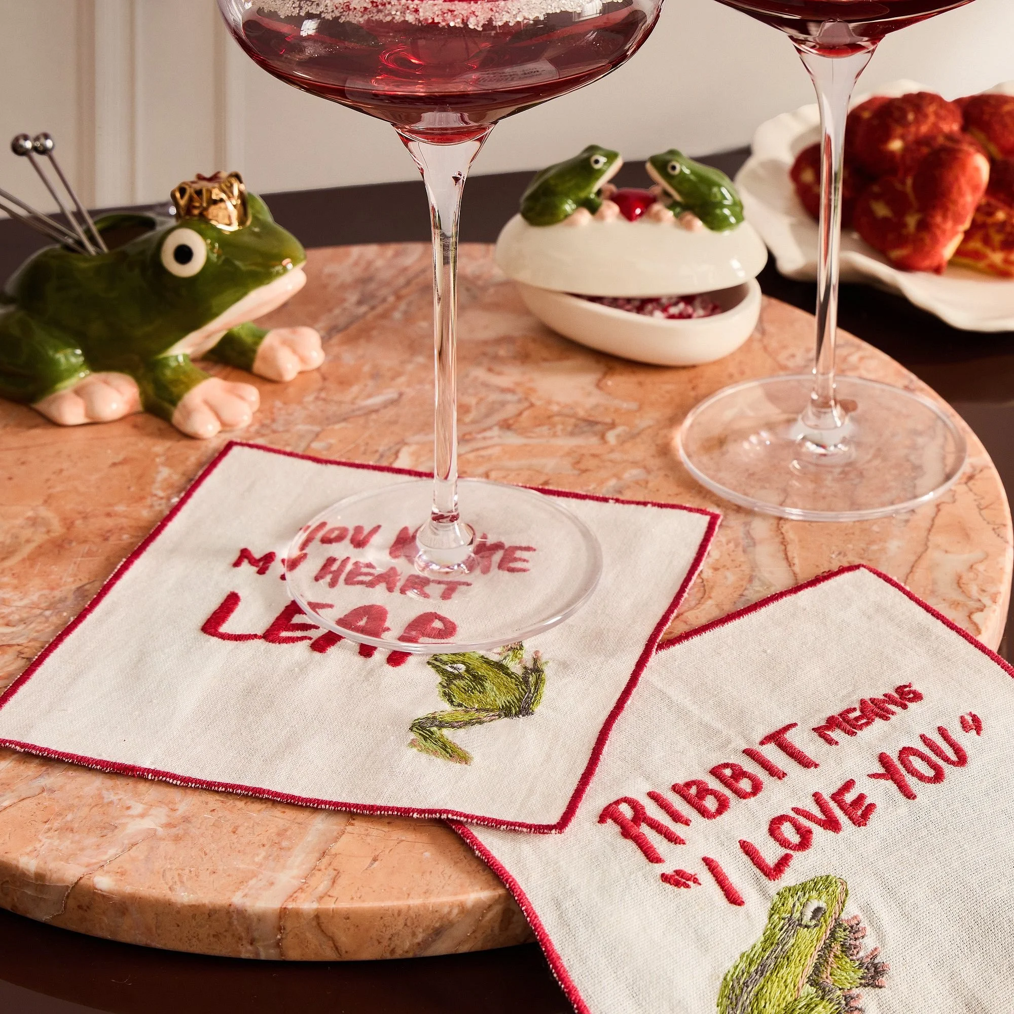 frog-cocktail-napkins-set-of-4-1-xl.jpg