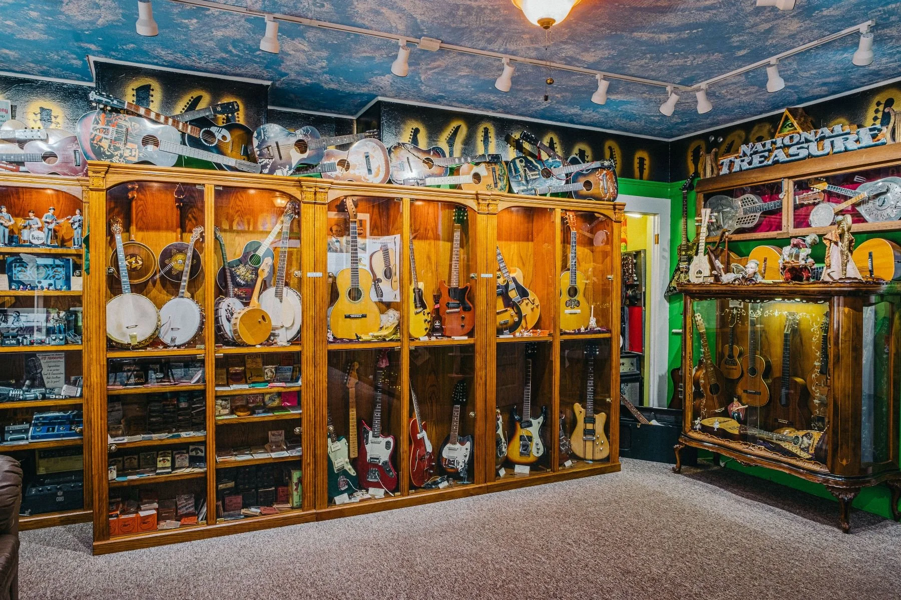 Lightning Joe's Guitar Heaven