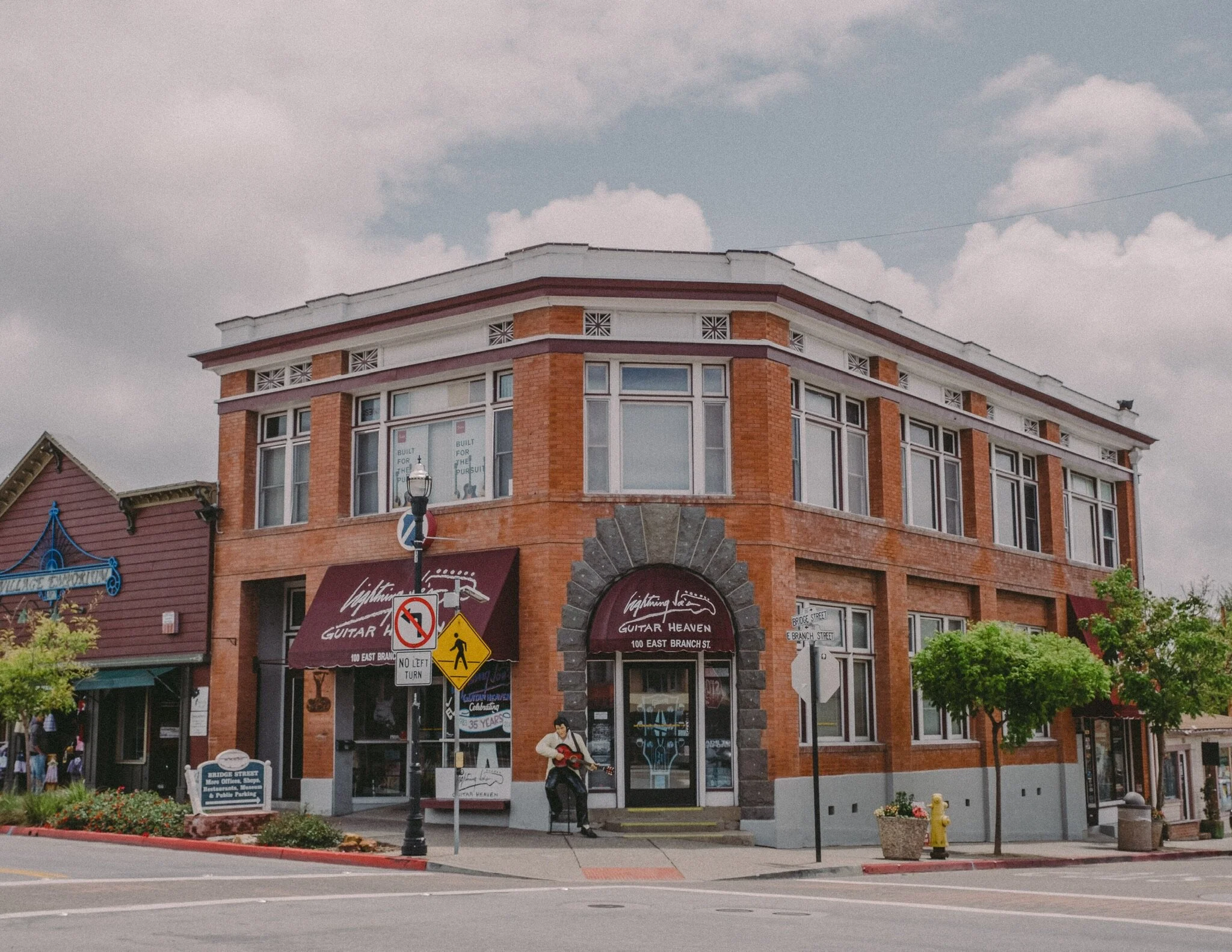 Lightning Joe's Guitar Heaven