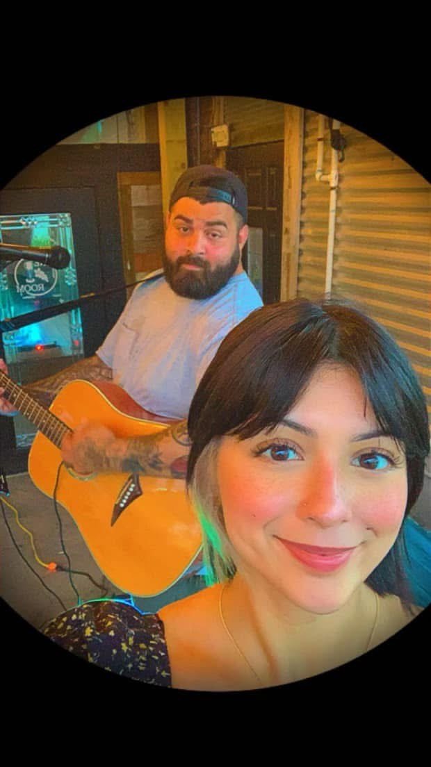 Mills Music - Zach and Zoe - Live