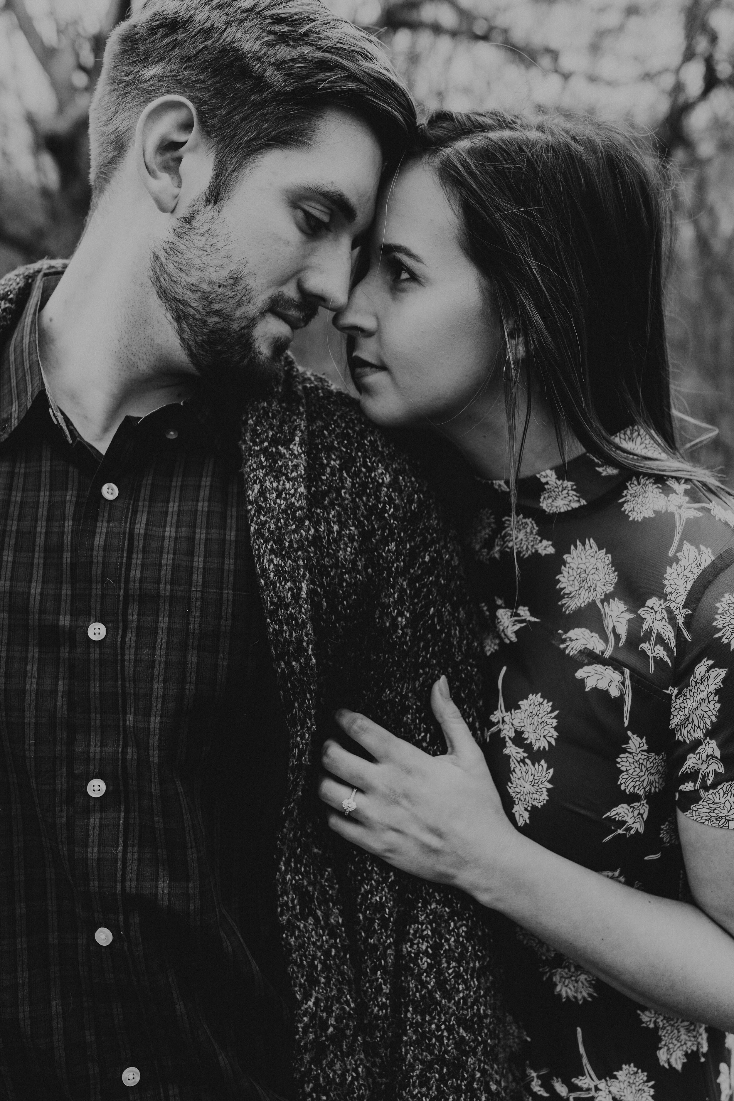 jessika-christine-photography-in+home-engagement-couples-cozy-adventurous-session (21).jpg