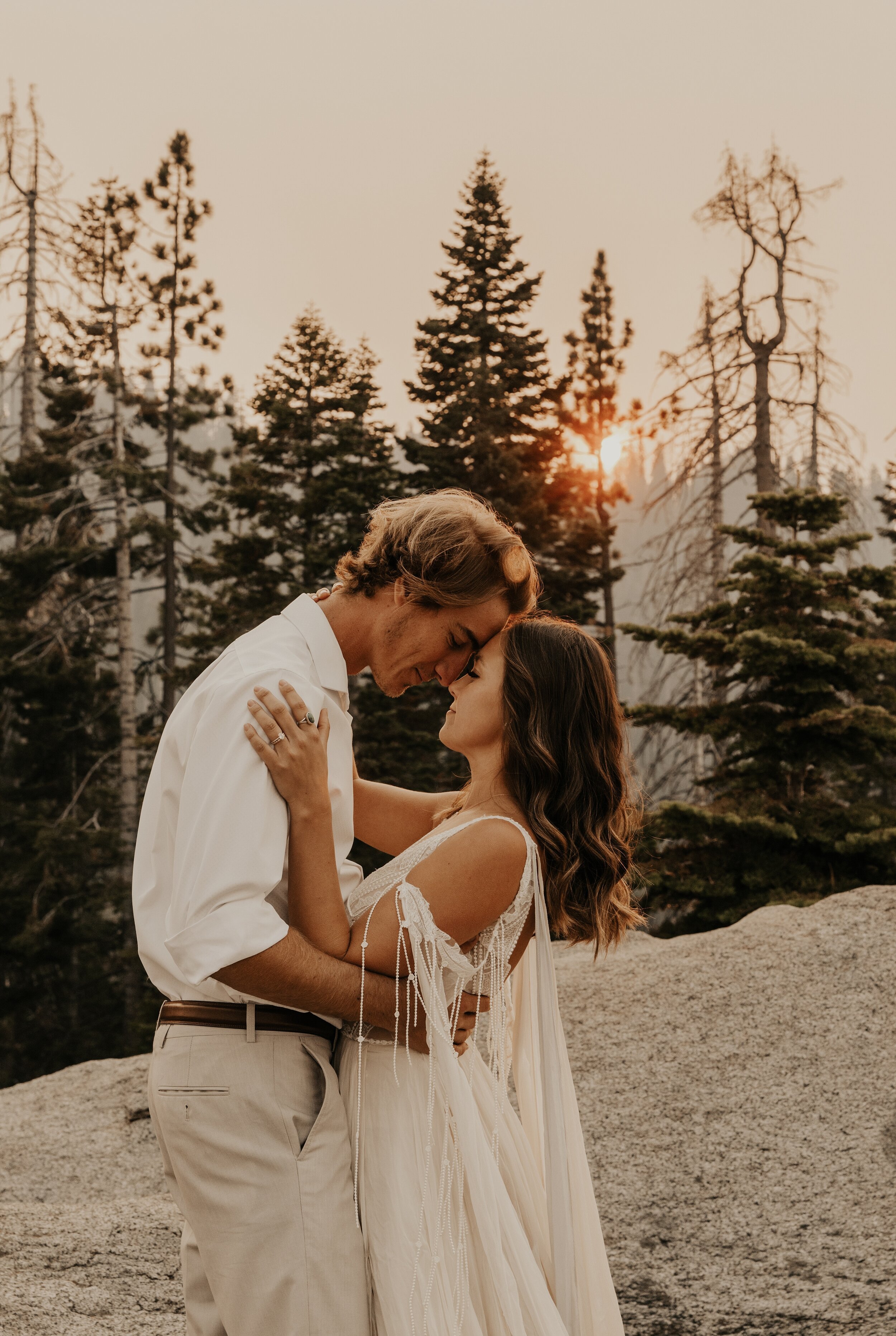 jessika-christine-photography-yosemite-couples-outdoor-adventurous-session (13).jpg