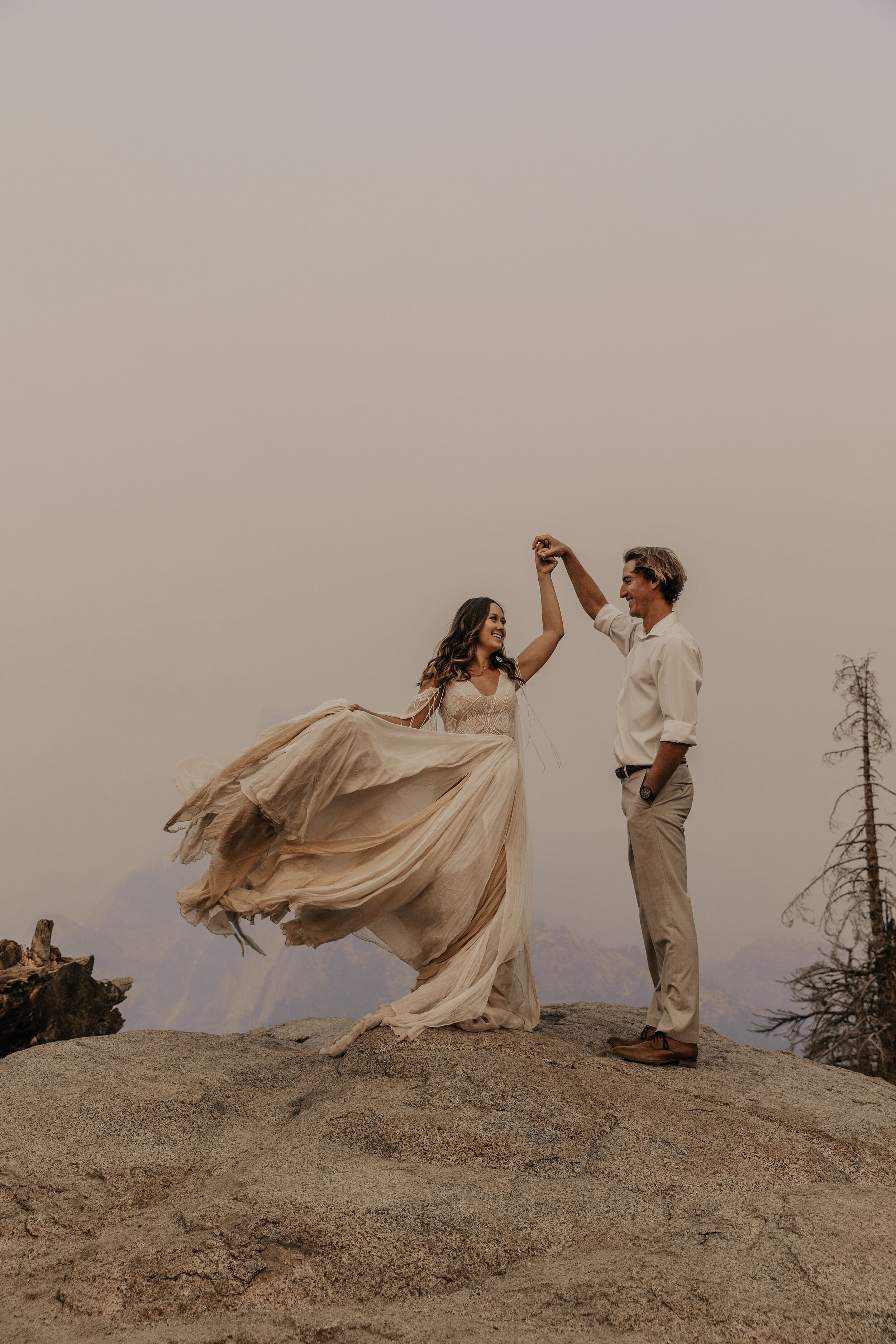 jessika-christine-photography-yosemite-couples-outdoor-adventurous-session (20).jpg