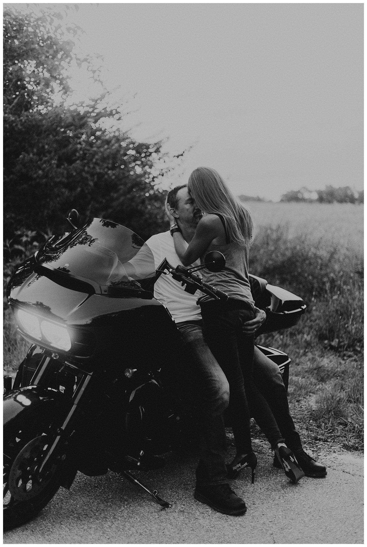 motorcycle+session+_+adventure+session+_+engagement+session+_+motorcycle+photos+_+lana+del+rey+_+ride+or+die+_+adventurous+couple+_+kansas+city+photographer+_+kansas+city+photography (17).jpeg