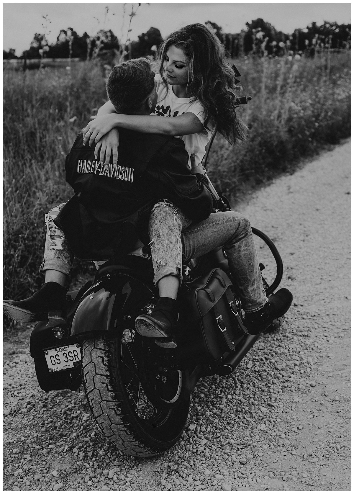 motorcycle+session+_+adventure+session+_+engagement+session+_+motorcycle+photos+_+lana+del+rey+_+ride+or+die+_+adventurous+couple+_+kansas+city+photographer+_+kansas+city+photography (3).jpeg