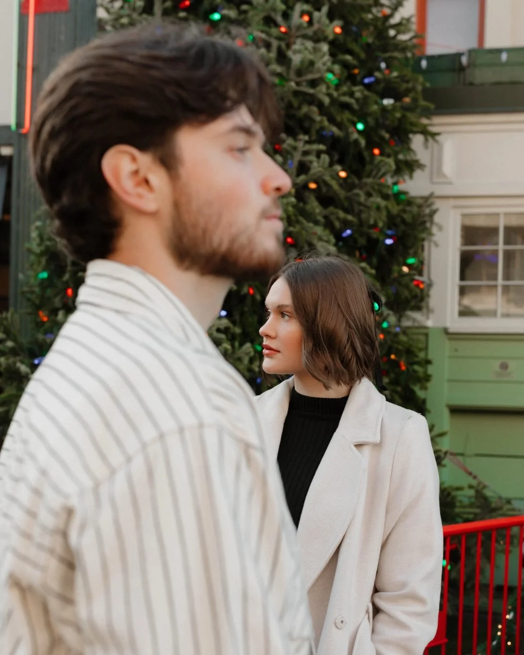 It&rsquo;s the week of Christmas!!! Anyone else dying to open presents? Do you wait until the morning of Christmas to open all of the gifts or do you open one on Christmas Eve? 

Seattle couples photographer | Seattle wedding photographer | Christmas