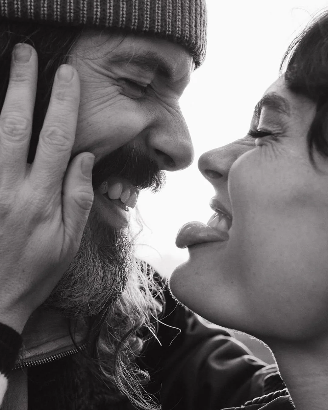 Starting your engagement session at sunset gives you two completely different moods in one story ✨

We begin in that soft, golden-to-blue light&mdash;when the sky turns dusky, colors deepen, and everything feels cinematic and calm. This is where mome