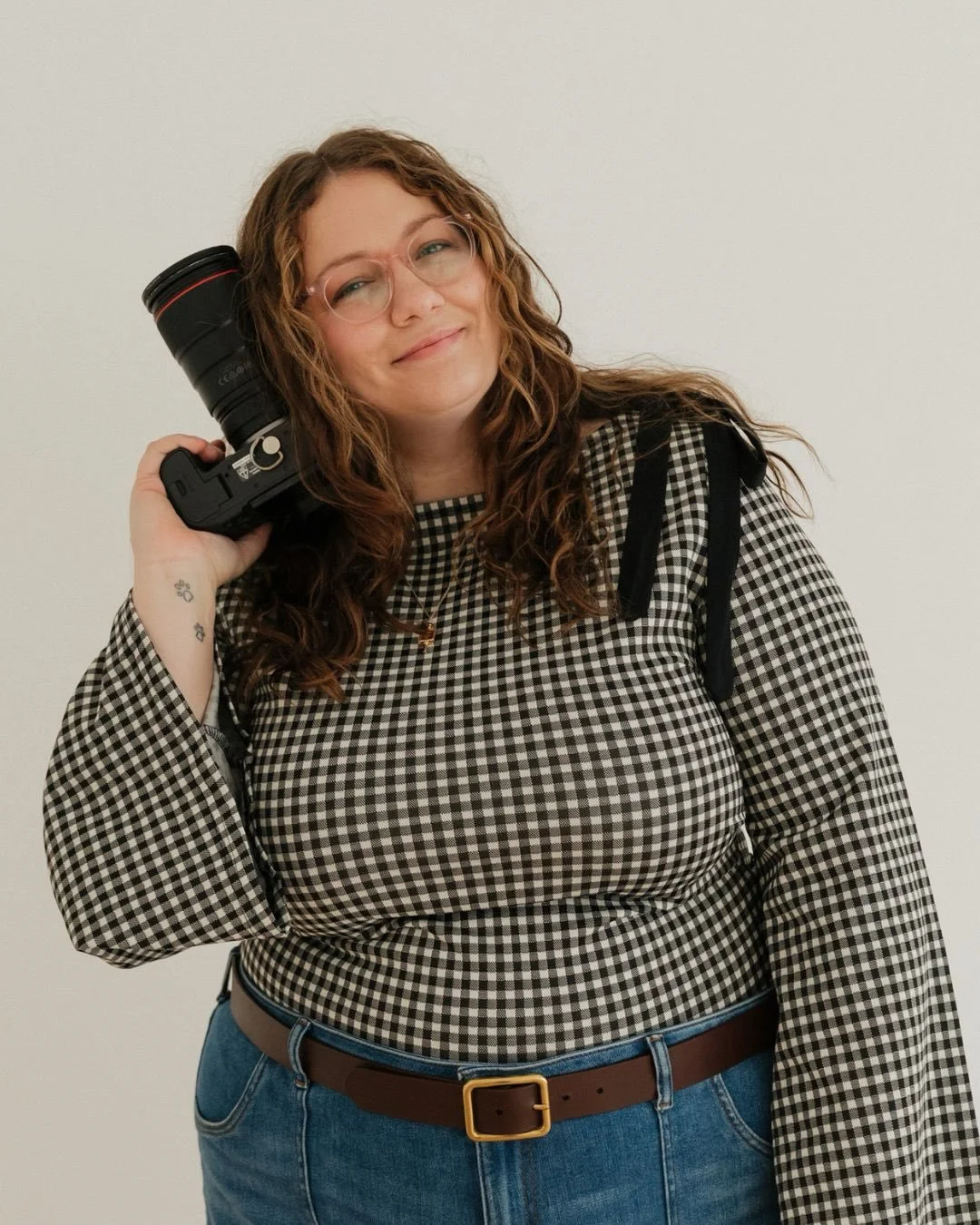 Hi, I&rsquo;m Jessika&mdash;a cinematic storyteller with an editorial spirit.
Nostalgic, detail-lover, and your memory-preserver for a lifetime.

I create images that feel like stills from a film&mdash;intentional and rooted in real connection. Photo