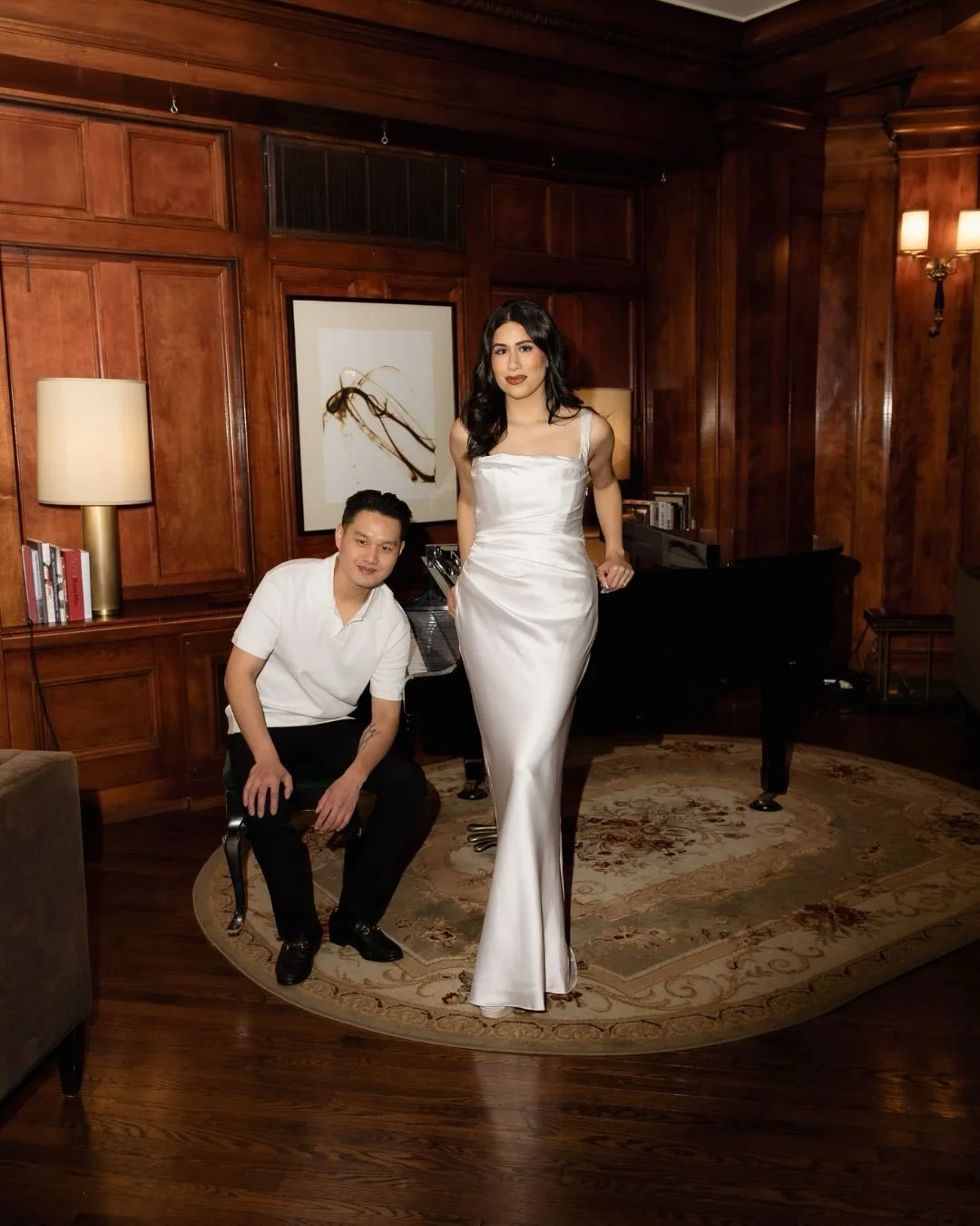 Do you find yourself Googling what to wear for your engagement session?

Stuck between white or color.
Trying to plan your outfit and your partner&rsquo;s (because let&rsquo;s be honest, they&rsquo;re not thinking about it like you are).

What&rsquo;