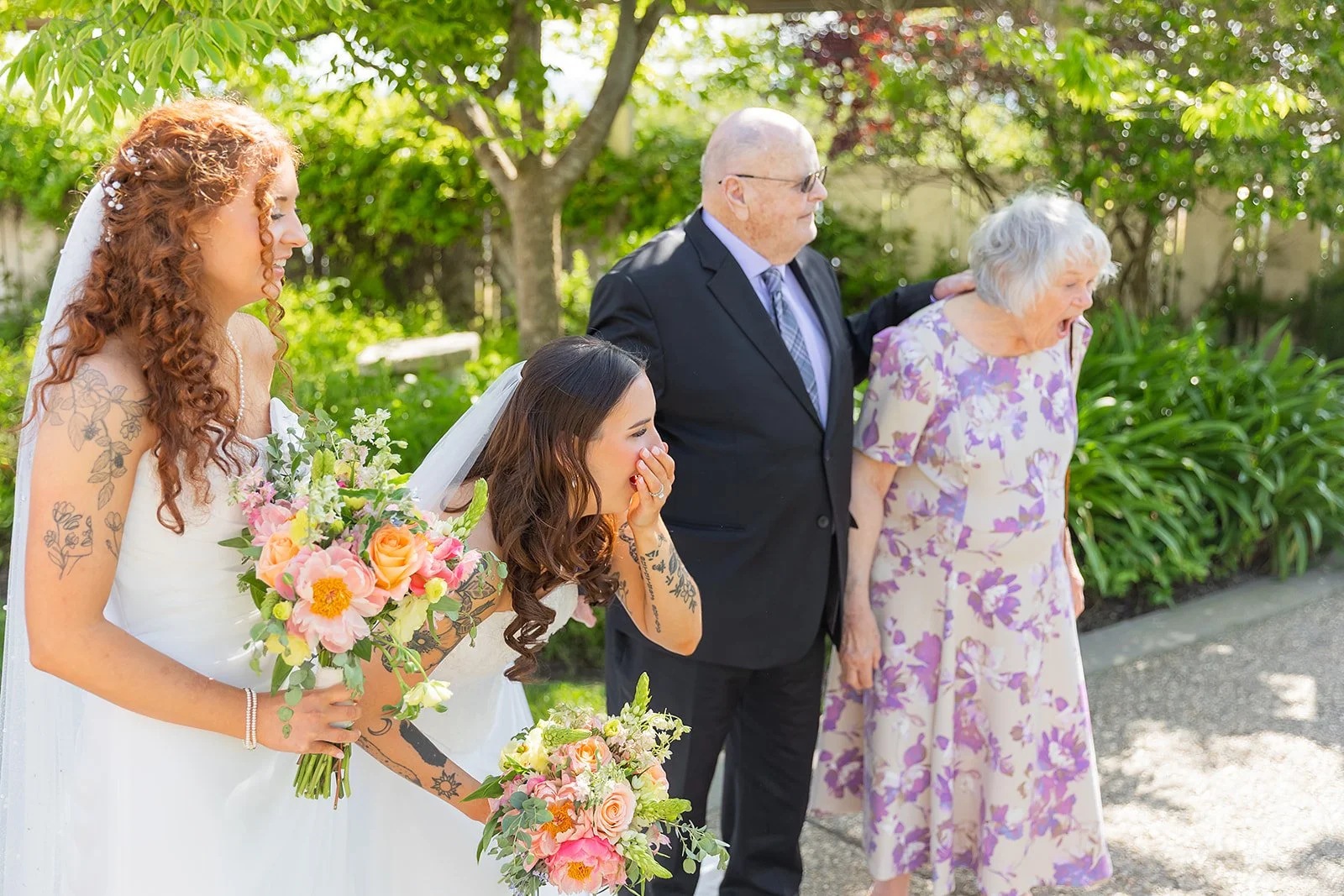 Her face says it all&hellip; but wait until you see who showed up with the beer! 🍺✨

Venue: @flyingcloudfarm 
Photo &amp; Video: @mcanallymoments 
Entertainment: @chuckmacki_dj