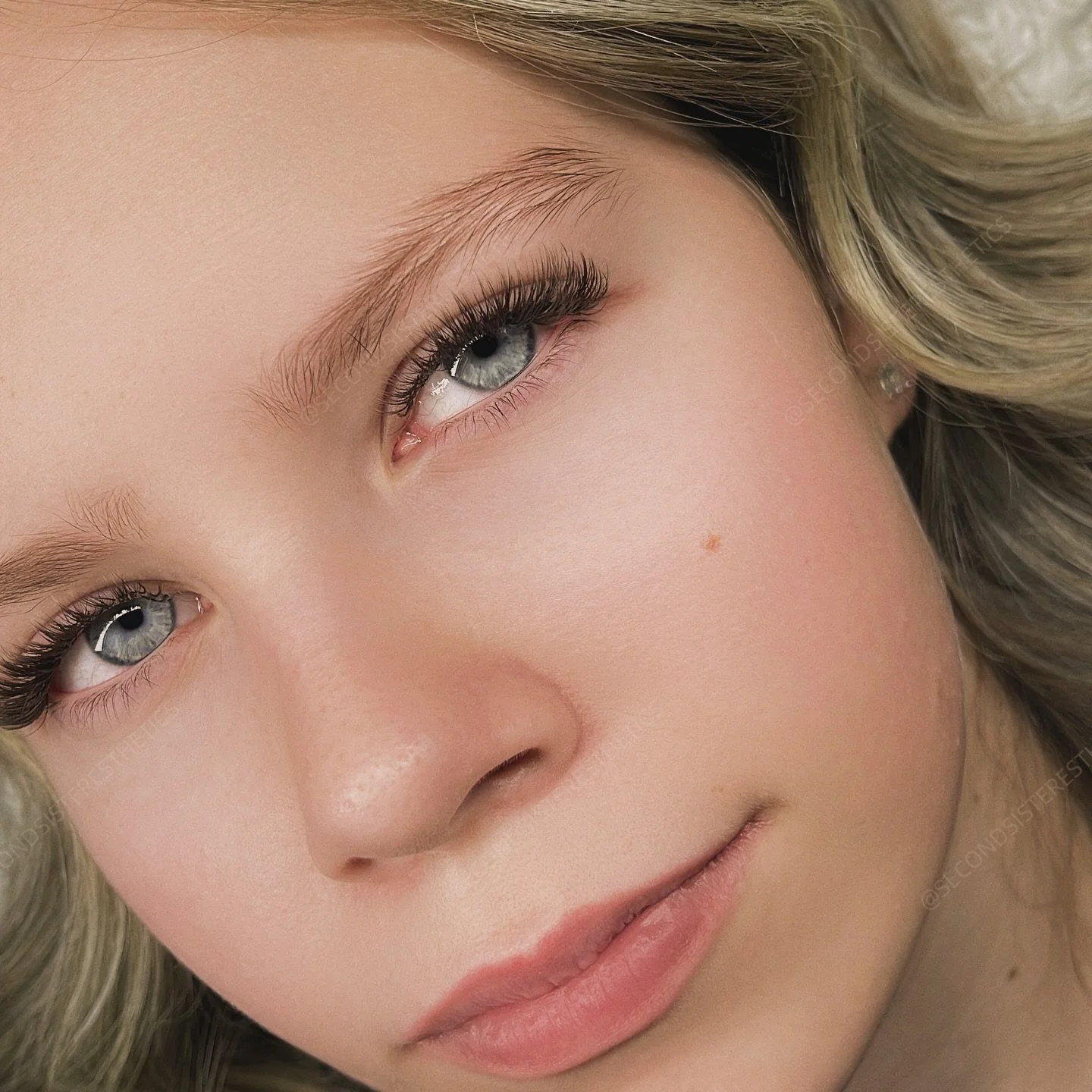 Soft, subtle, and striking 🤎

slide over for the lash map &rarr;

SSE Fawn lash sets are the perfect blend of volume and warmth. The rich brown tones soften the lash line while delivering full, fluffy volume without the intensity of black lashes 👌?