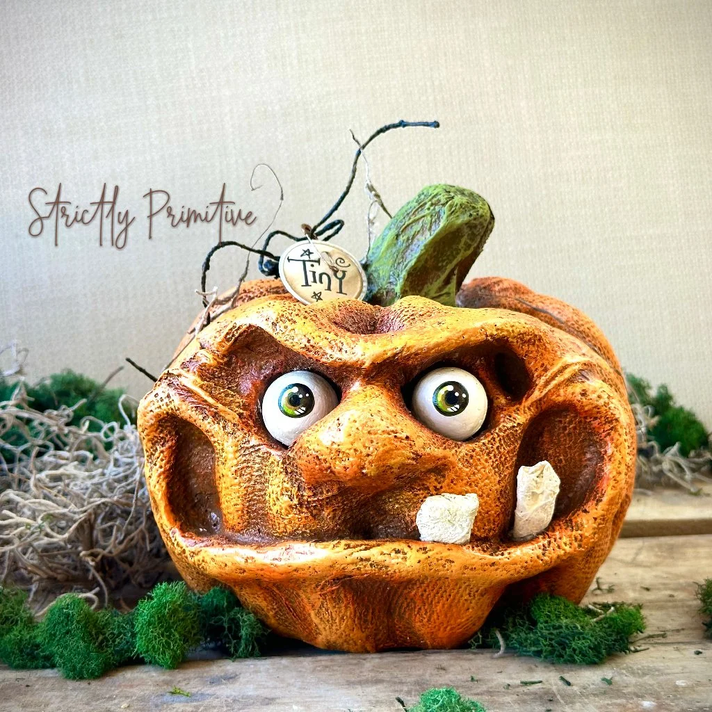 Limited edition “Tiny”The Character Pumpkin