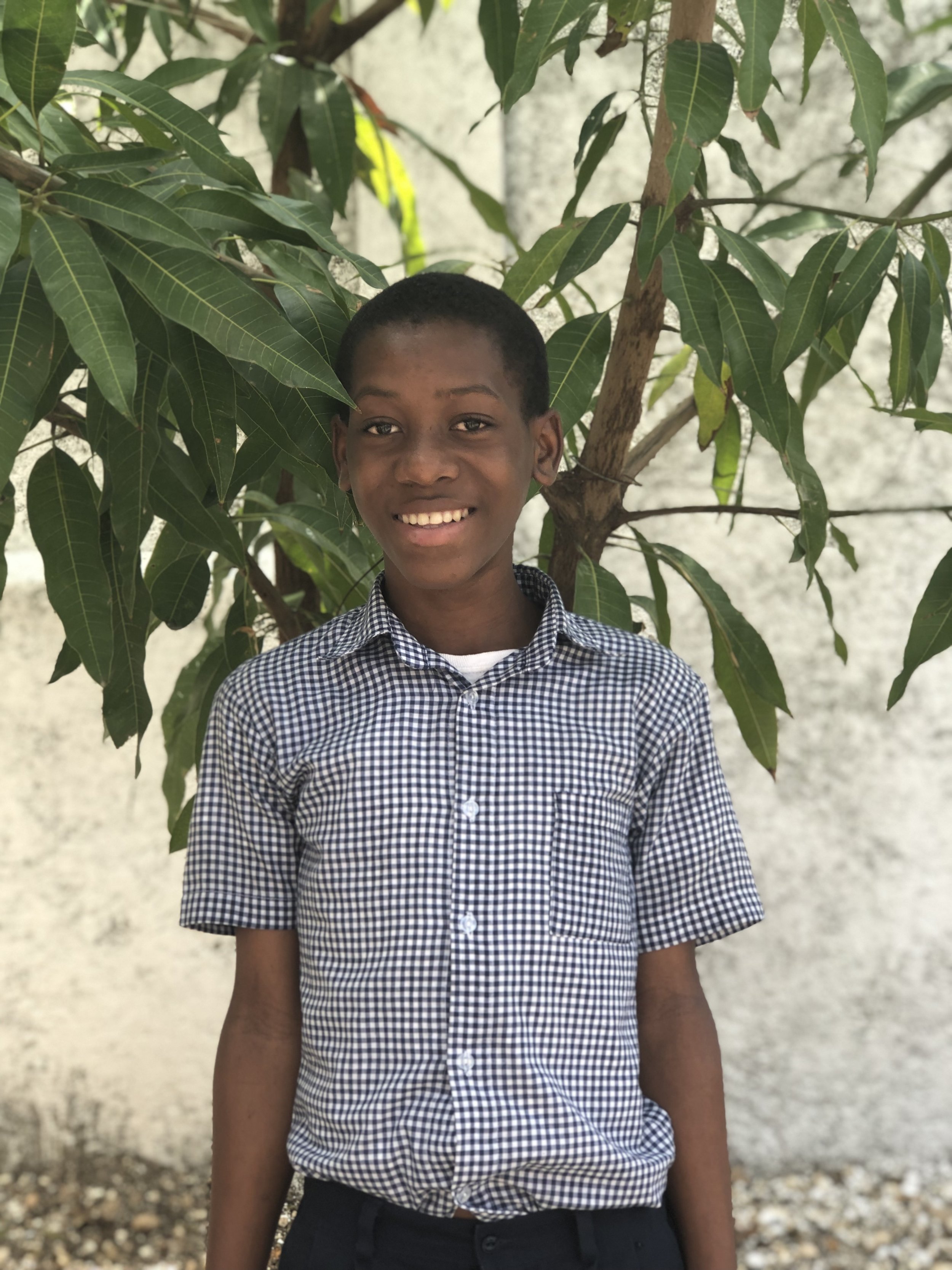 Solito (16),
Solito is the big brother of Kervens. After their mother died, he was placed in the center in 2013. He likes to make people laugh with his silly demeanor and is a great dancer. His dream is to become an engineer.