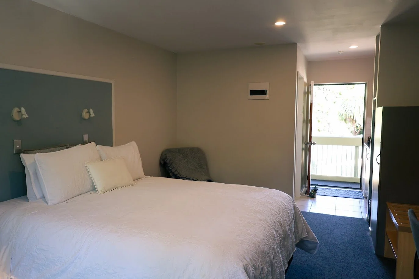 RM 6 bedroom with front door.jpg