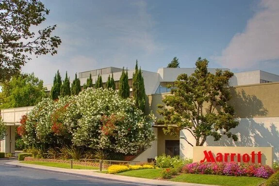 oakmc-exterior-0034-hor-clsc.jpg