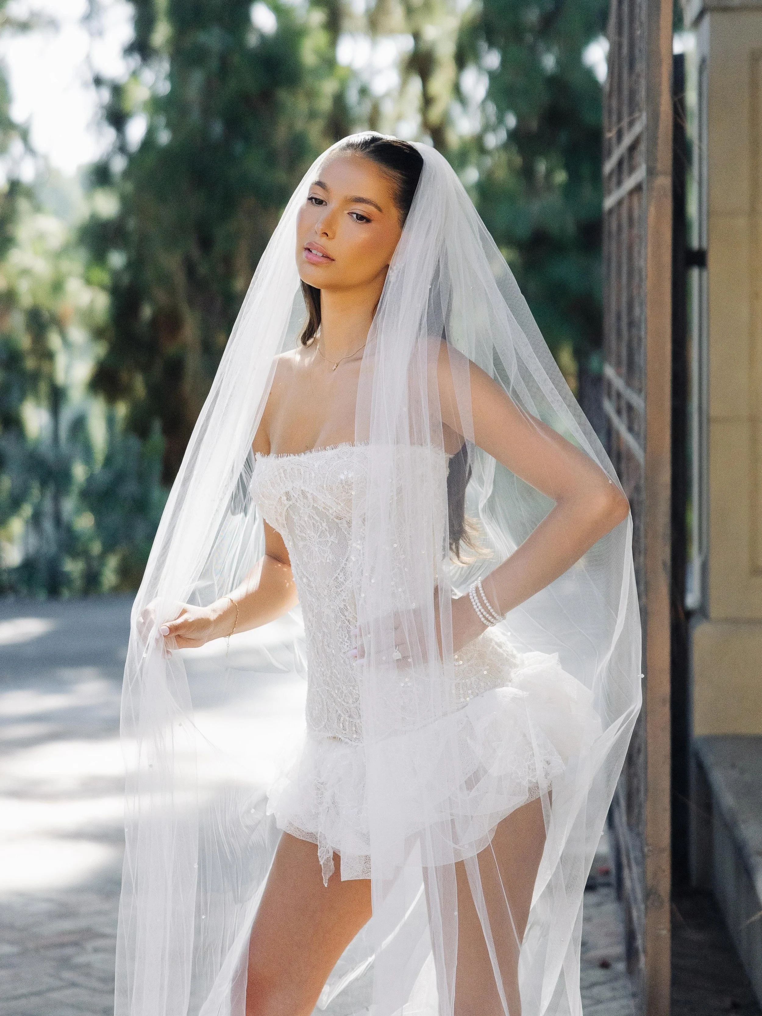 Me when I lie and say I don&rsquo;t do bridal LMFAO 😘
My queens: 
@kelsey.keilty 
@chloecohanim 
@followdee
