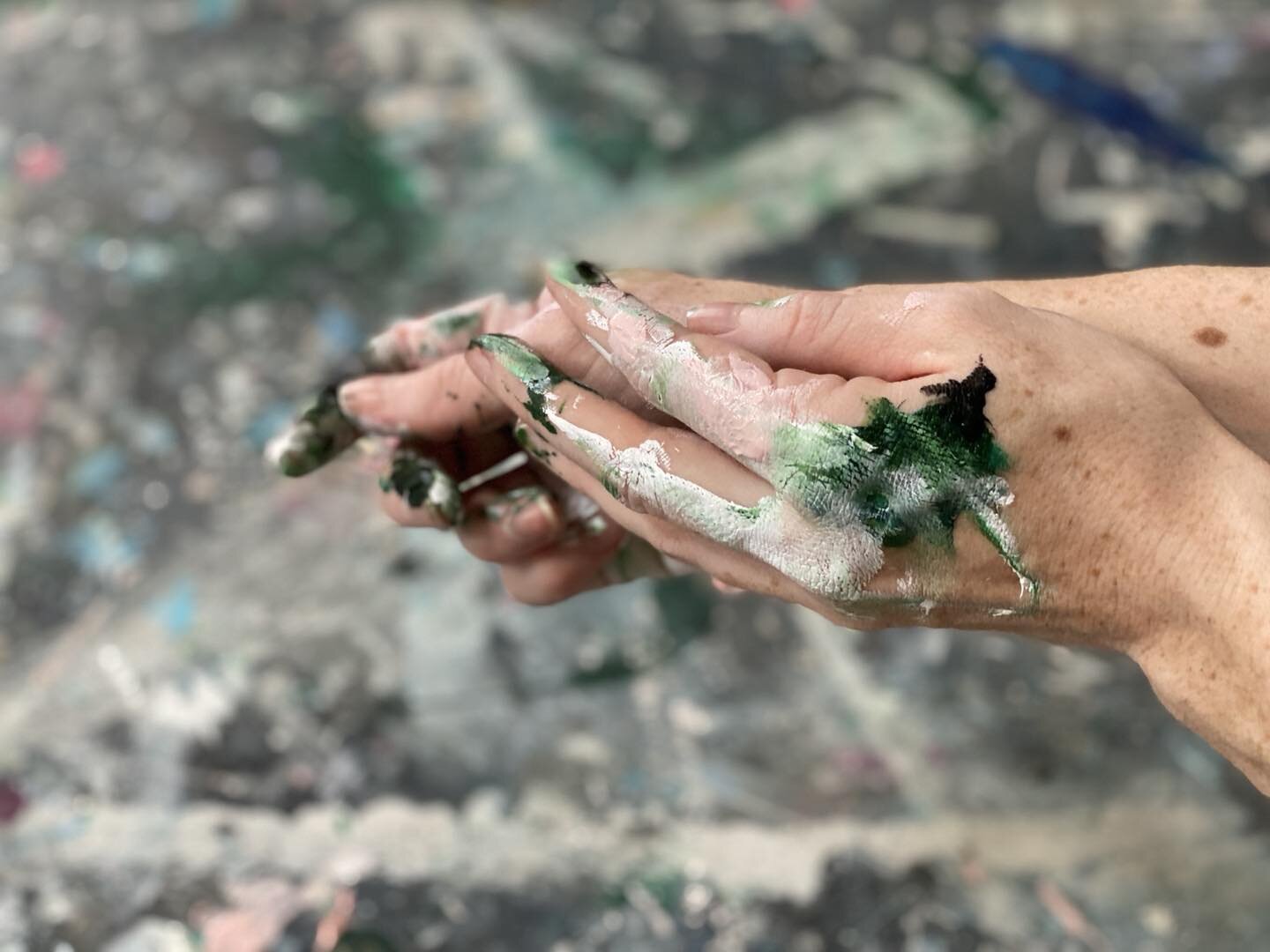 Paint hands are best hands

#art  #artwork #artist #love #design #artlovers #artlover #artshop #working #workandplay