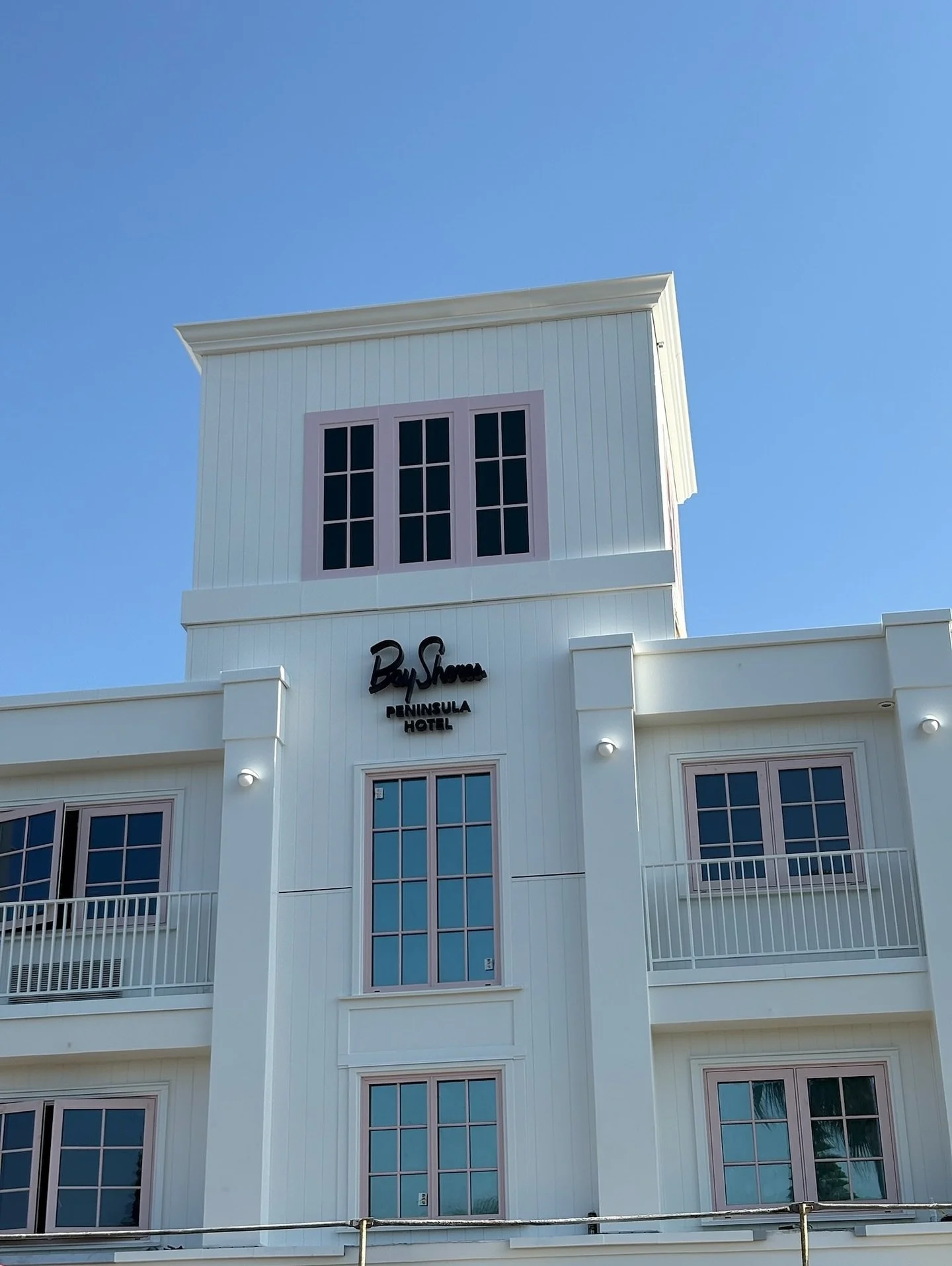 It&rsquo;s all in the details&hellip;🏖️ From sun-soaked mornings to coastal evenings, every corner of @bayshoresnewport is designed to make your stay unforgettable. ⁠
⁠
Opening soon: get ready to experience the little things that make the biggest im