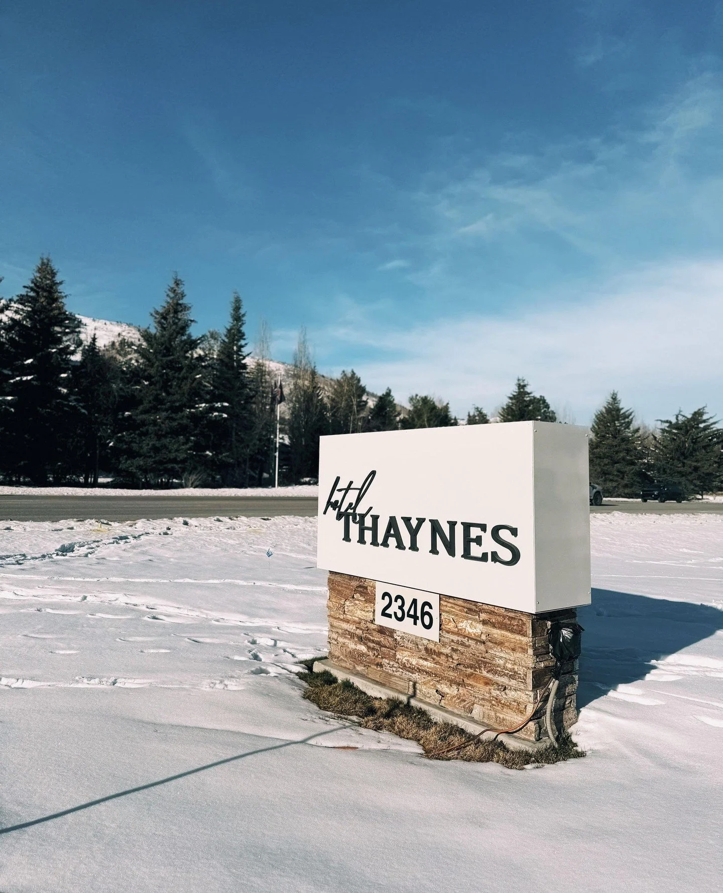 The RHOSLC ladies aren't the only icons to grace Park City! ⁠
⁠
Two weeks ago, before the Sundance craziness, our team (@sarahbows, @annaander27 and @eatdrinklovejen) took to Park City for a full-scale photoshoot at the newly renovated @hotelthaynes 
