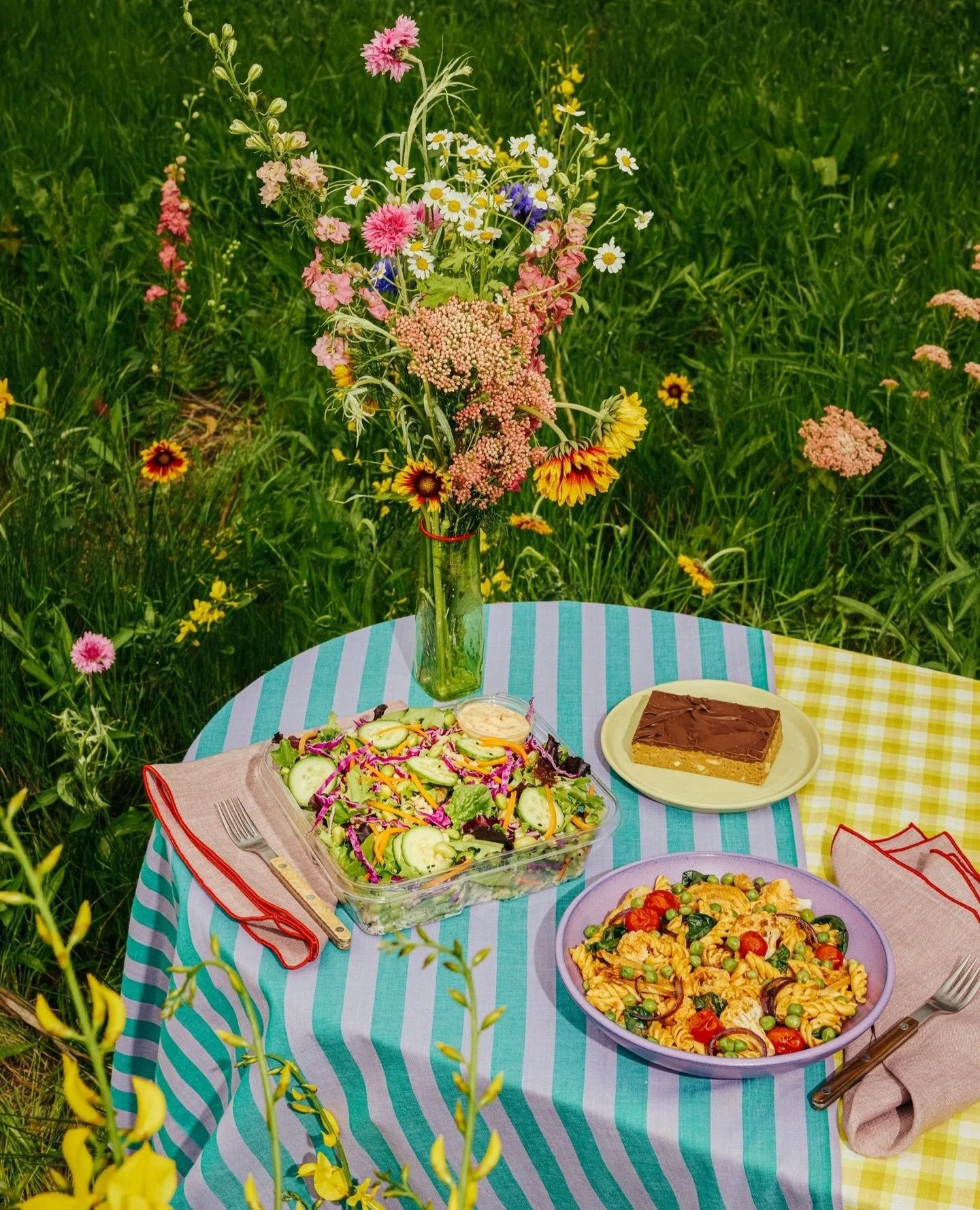 May flowers bring new @thistleco menus 🌷