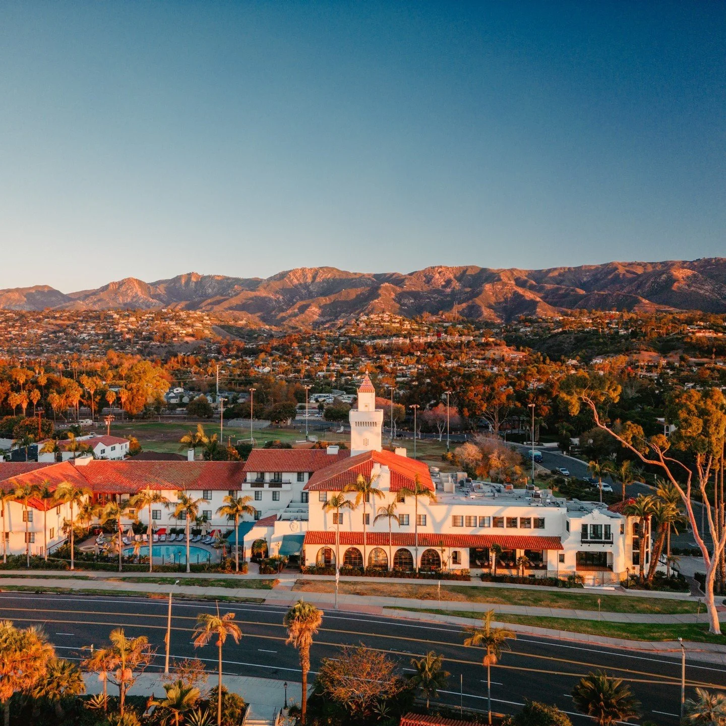 🌊 NEW CLIENT ALERT 🌊⁠
⁠
We're excited to officially be working with @marmontehotel in Santa Barbara! ⁠
⁠
Our team has been onboarding with this beautiful client and we're so excited to continue to tell their unique story across social media. Go giv