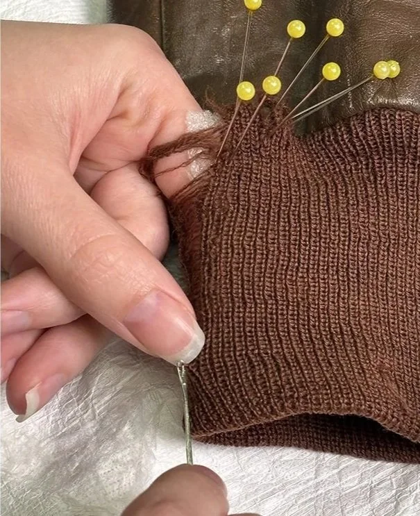 Bud_Anderson_Leather_Jacket_Knitt_Cuffs.jpg