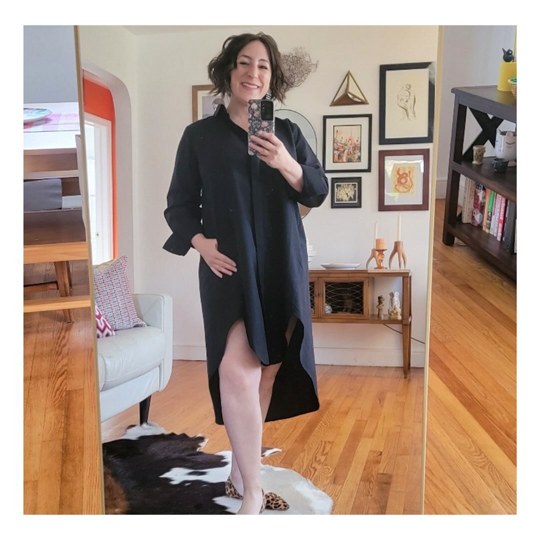 The Shirt Dress has a review! Thank you @milkglassheart for showing us how great this dress is and your very helpful size guide!
Come check her out this weekend for my final days @the_mouzon_house 😭😭😭😭 More details coming soon. 
.
.
.
.
.
#sustai