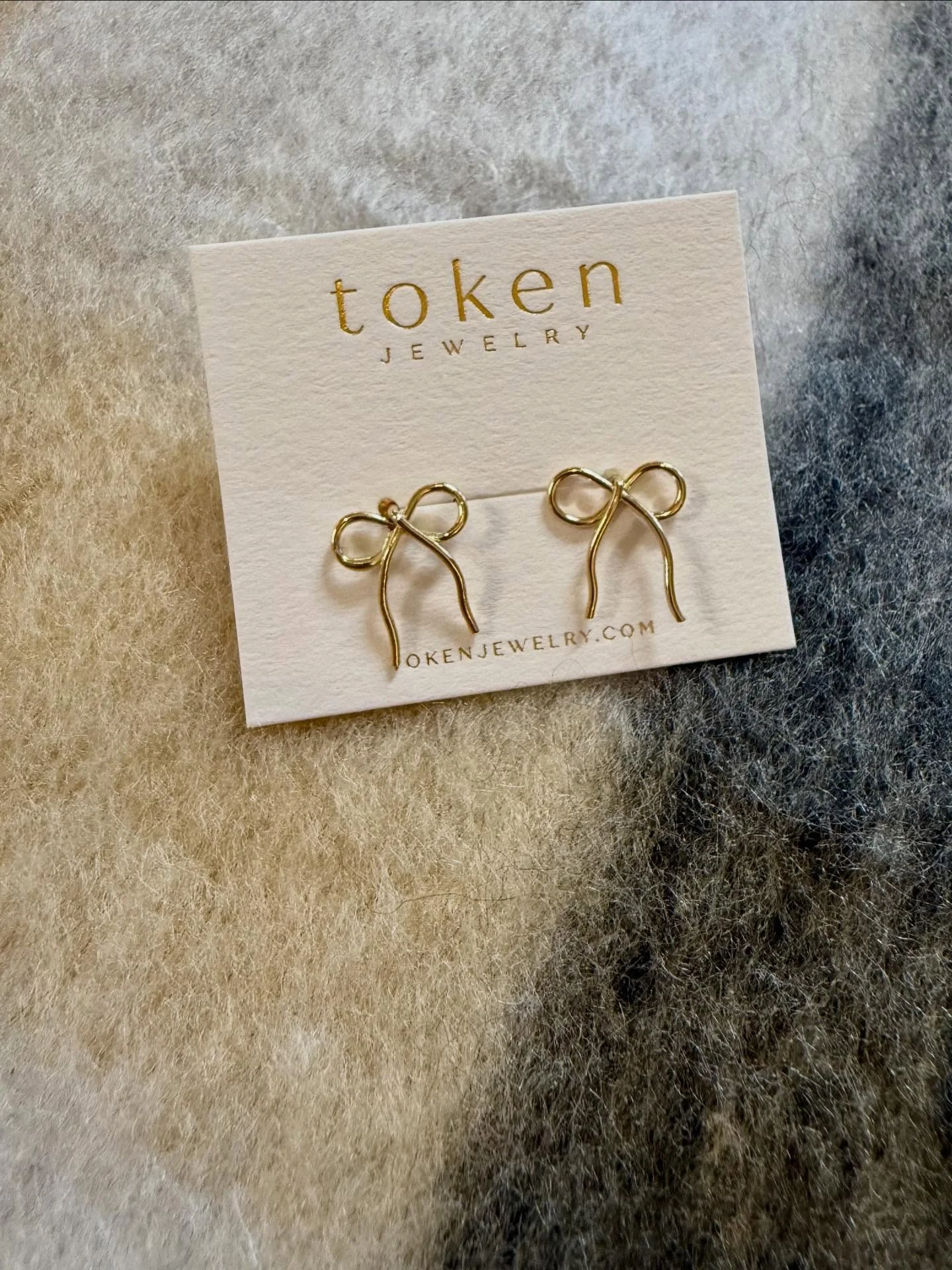 Be festive. 🎀
.
.
.
#troyny #enjoytroy #upstateny #518 #sustainablefashion #slowfashion #ethicalfashion #ecofashion #artisanjewelry #womanownedbusiness #shopsmall