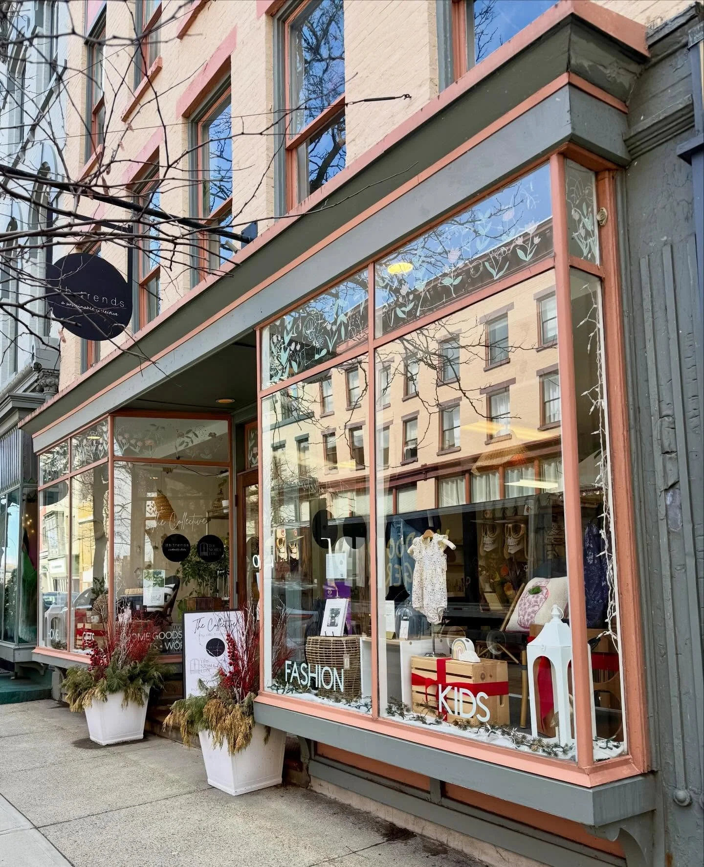 It&rsquo;s my last weekend here in Troy. I have all kinds of feelings. Mostly gratitude for exploring this opportunity. Thanks to ALL Y&rsquo;ALL. Come and see me! Here today till 5 and tomorrow till 2. Almost everything is on sale and an extra 15% o