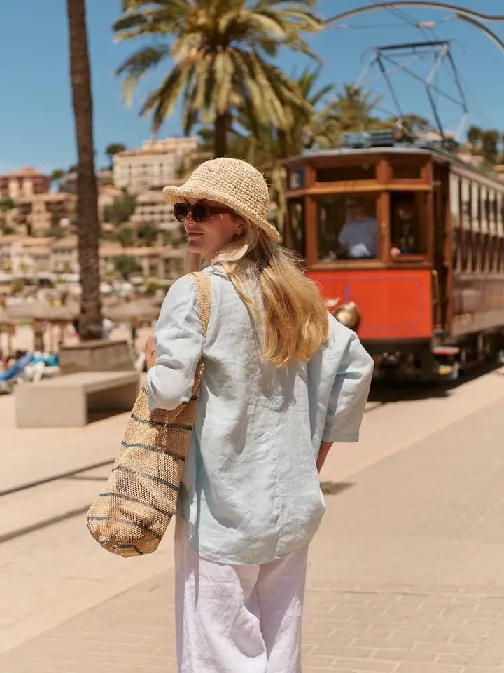Cathy Linen Blouse 4.jpg