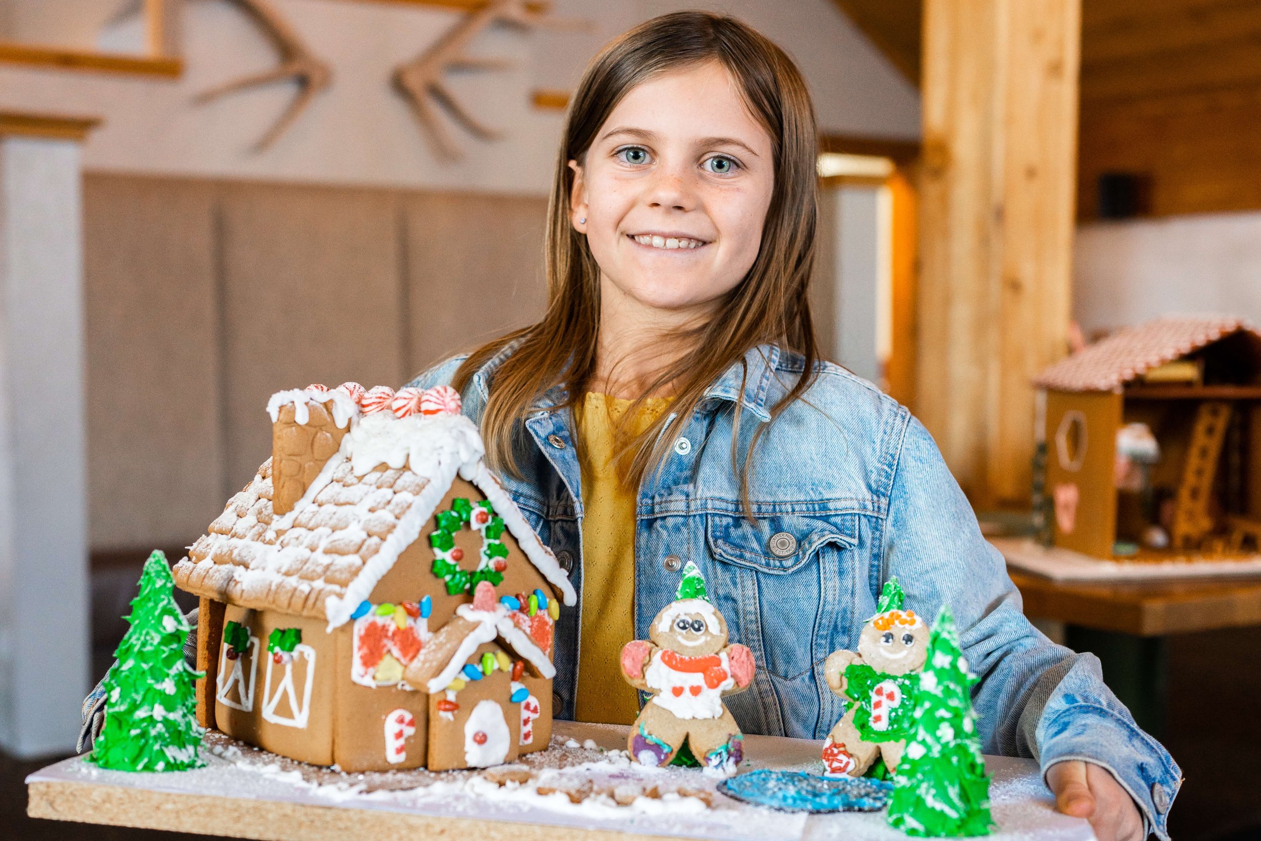 Black_Diamond_Lodge_Gingerbread_House_Competition_2022-013.jpg