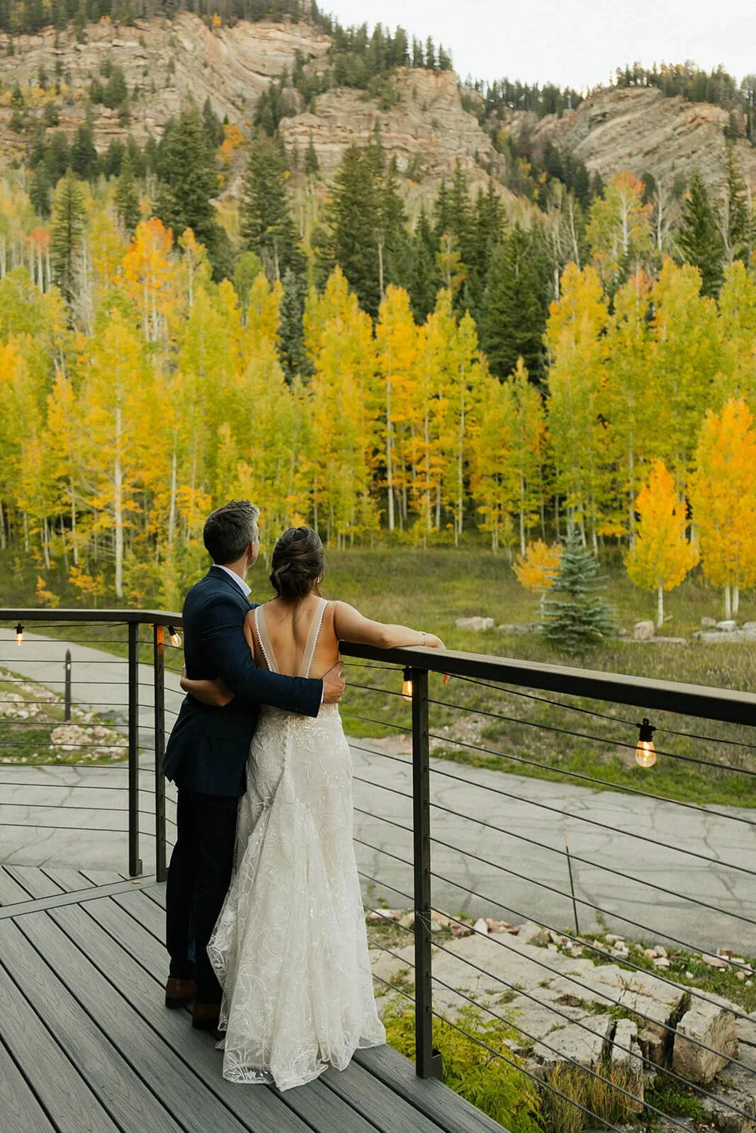Jamie-McClain-BDL-Wedding-SneakPeeks-2226.jpg