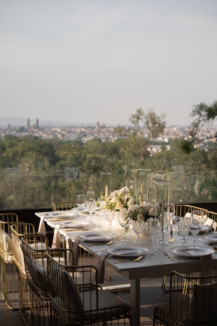 Yaroslav Leal - motaje Villa Montaña- Kenia-22.jpg