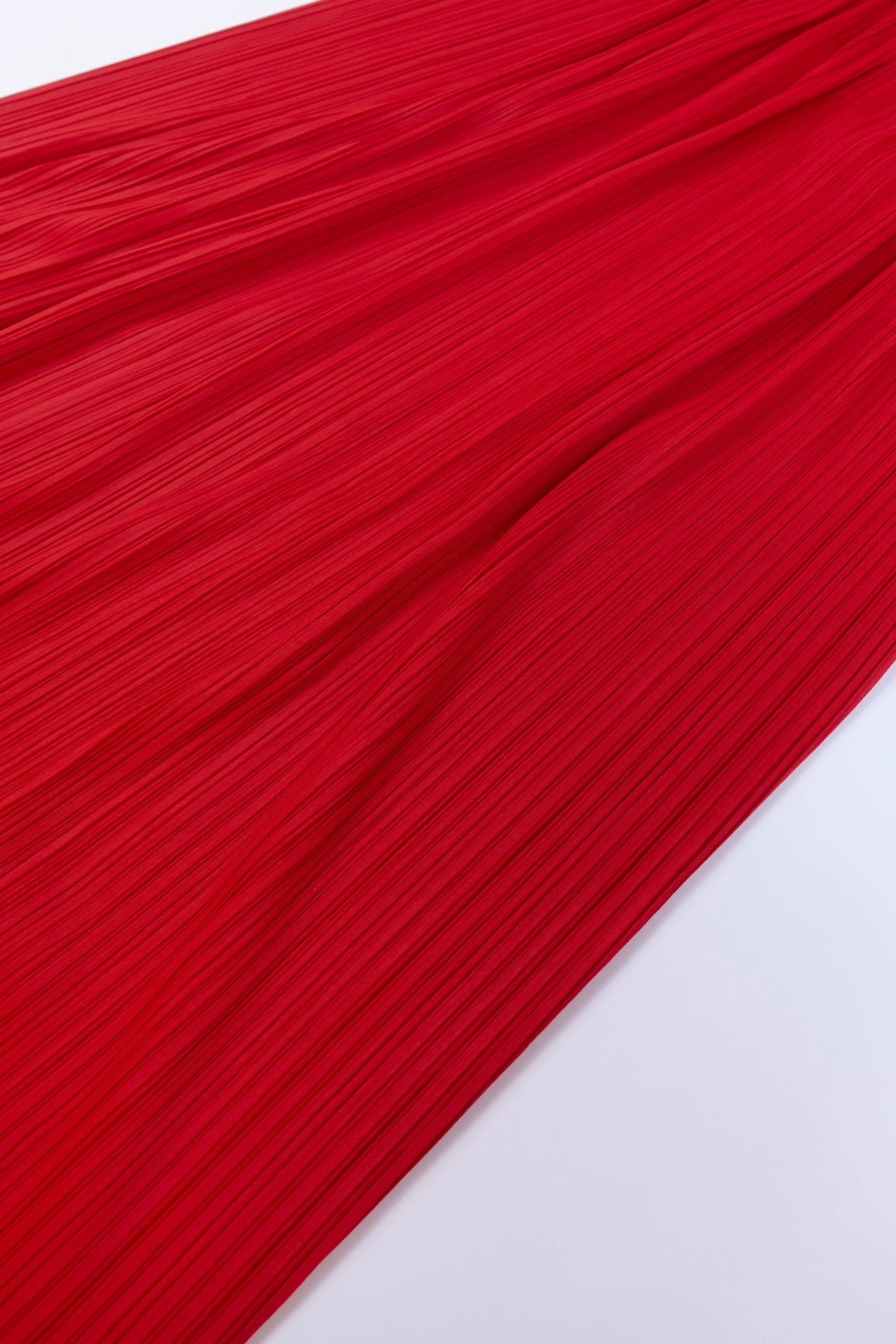 ISSEY MIYAKE red elastic waist pleated skirt 413.jpg