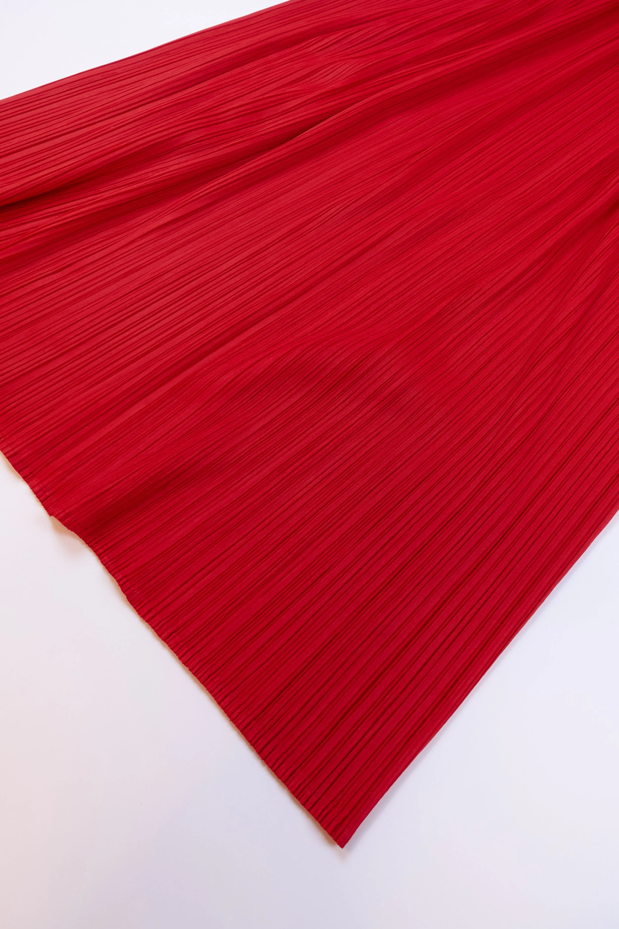 ISSEY MIYAKE red elastic waist pleated skirt 414.jpg