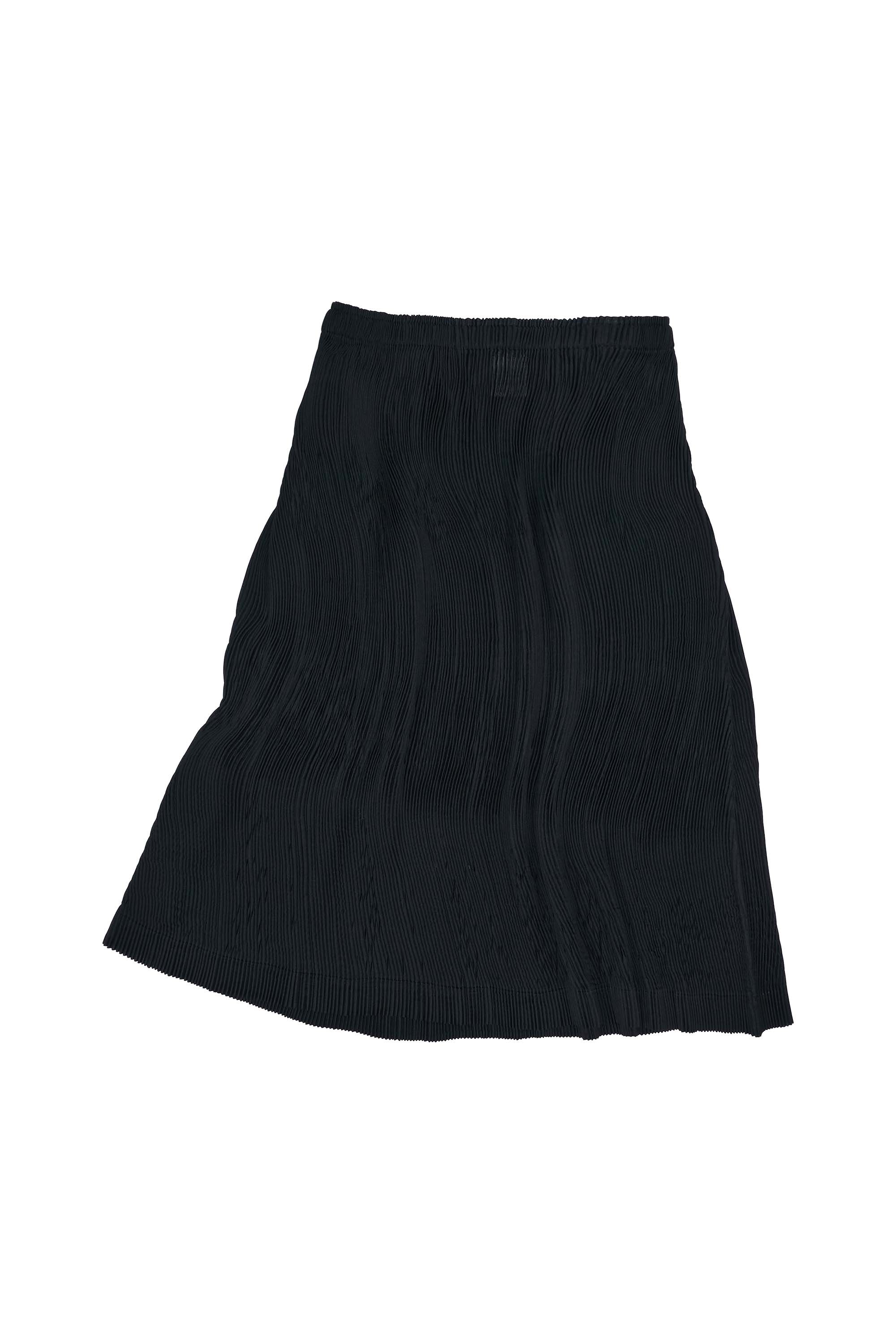 ISSEY MIYAKE short wavy pleated skirt (black) 495.jpg
