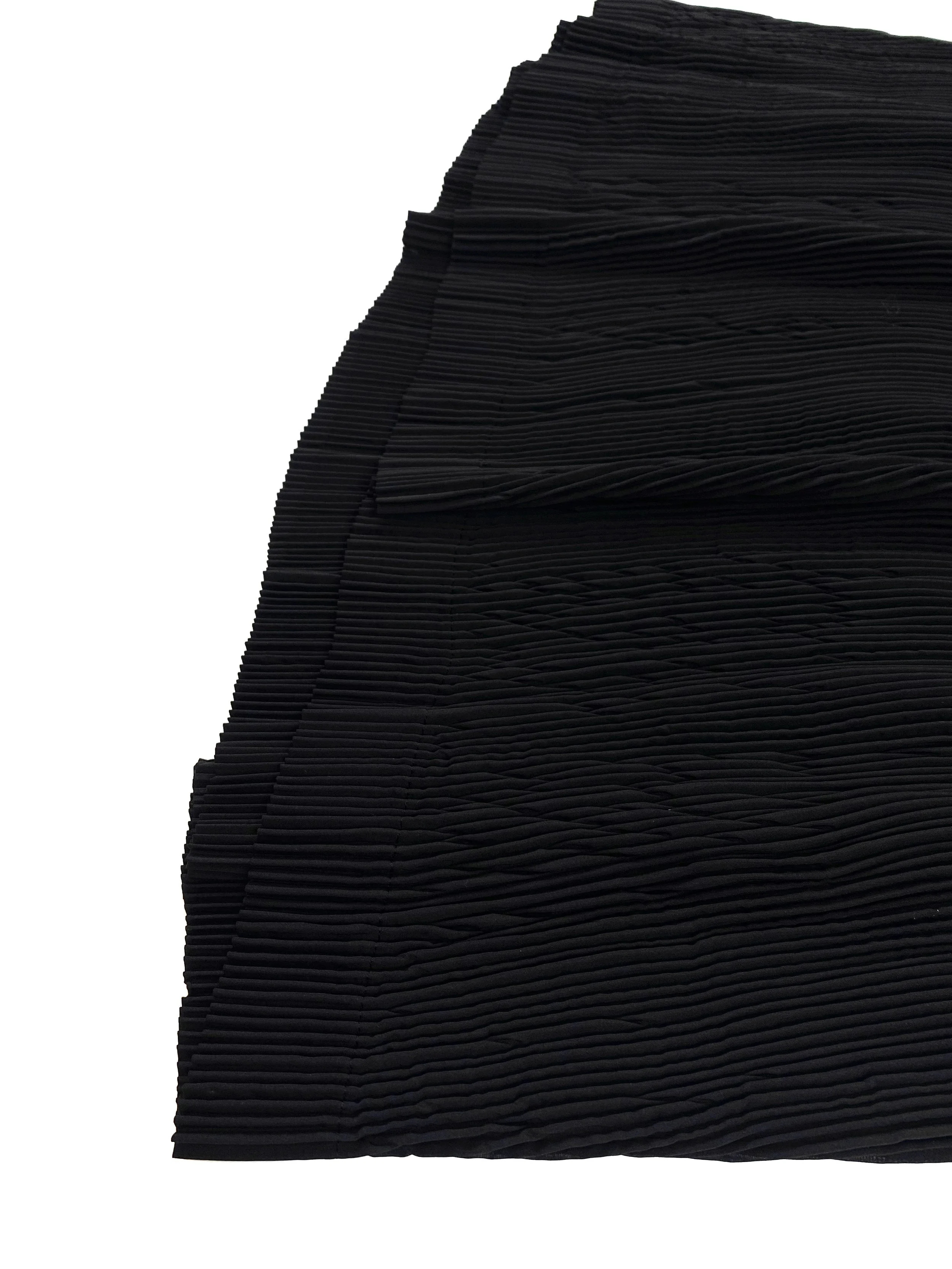 ISSEY MIYAKE short wavy pleated skirt (black) 503.jpg