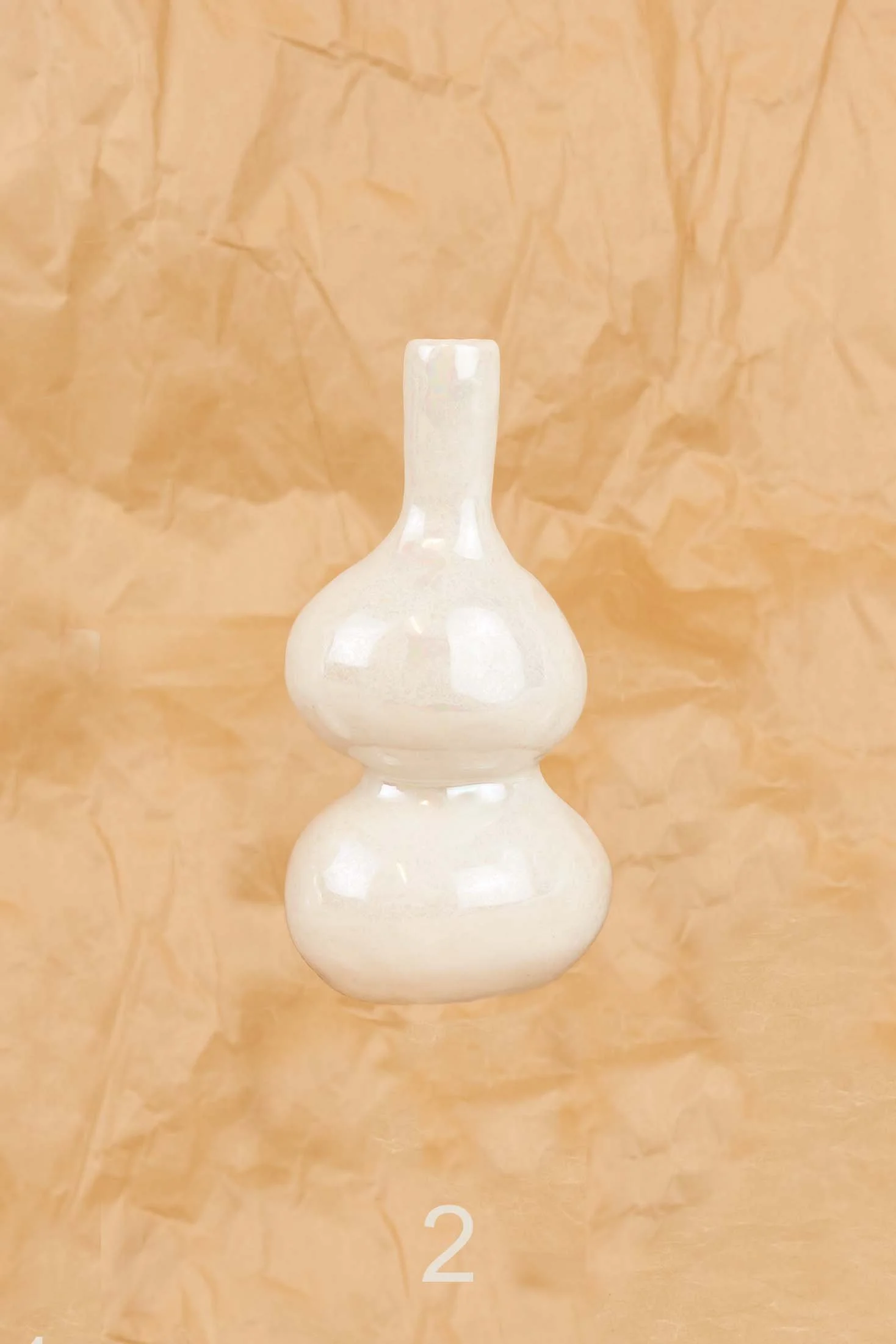 ELOISE WHITE small pearl vase 557 02.jpg